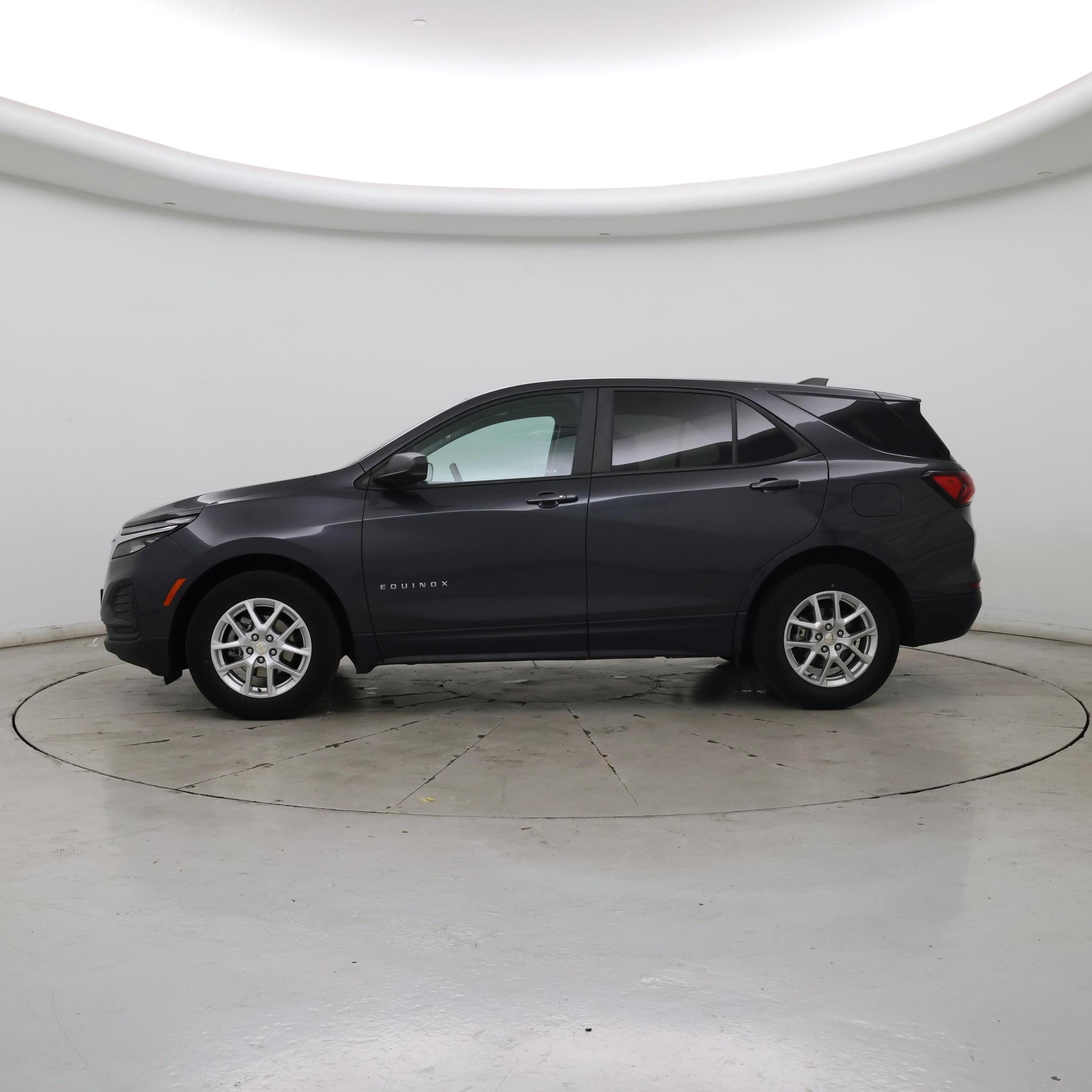 Thumbnail: 2022 Chevrolet Equinox - 3