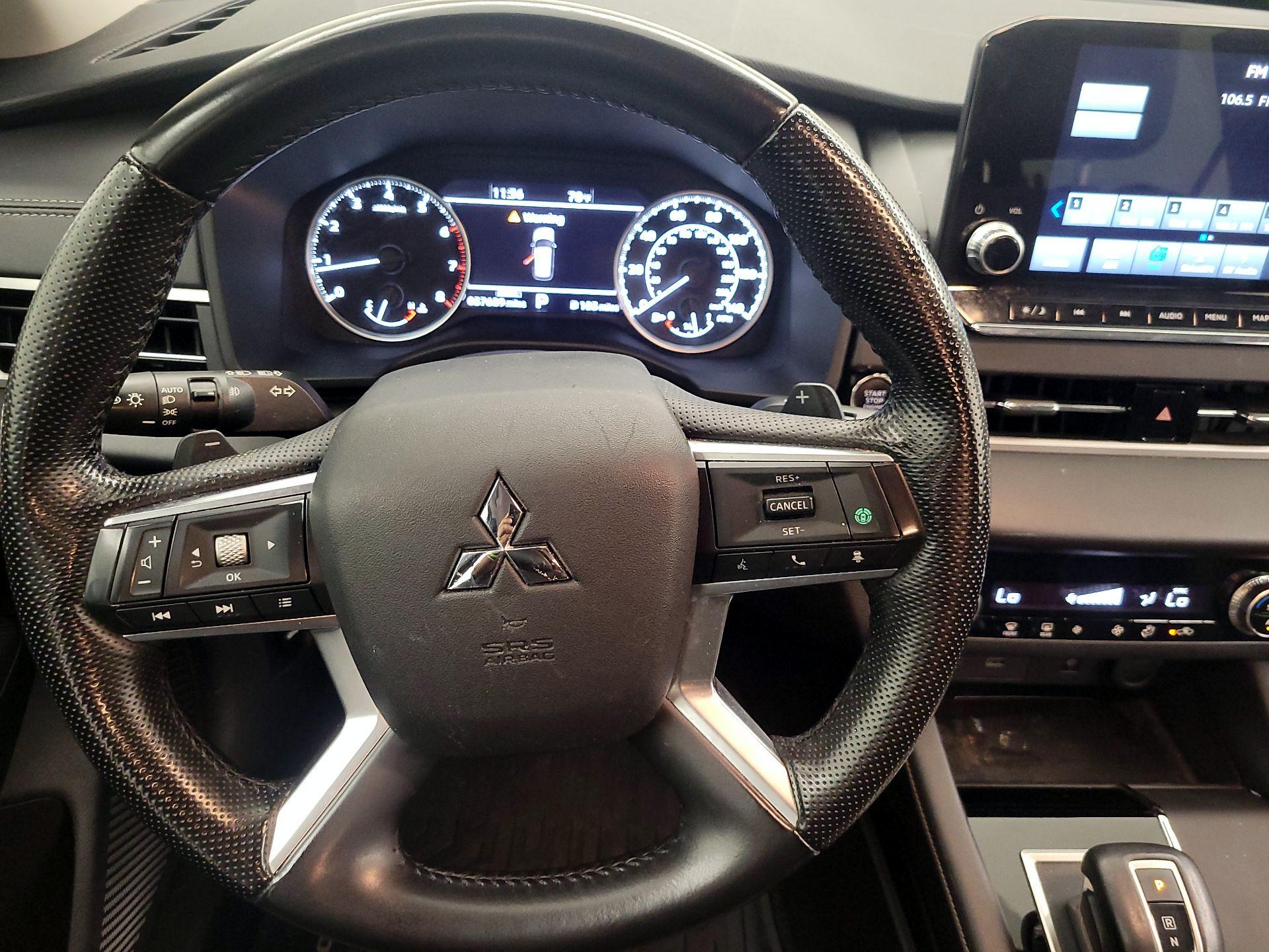 Thumbnail: 2022 Mitsubishi Outlander - 10