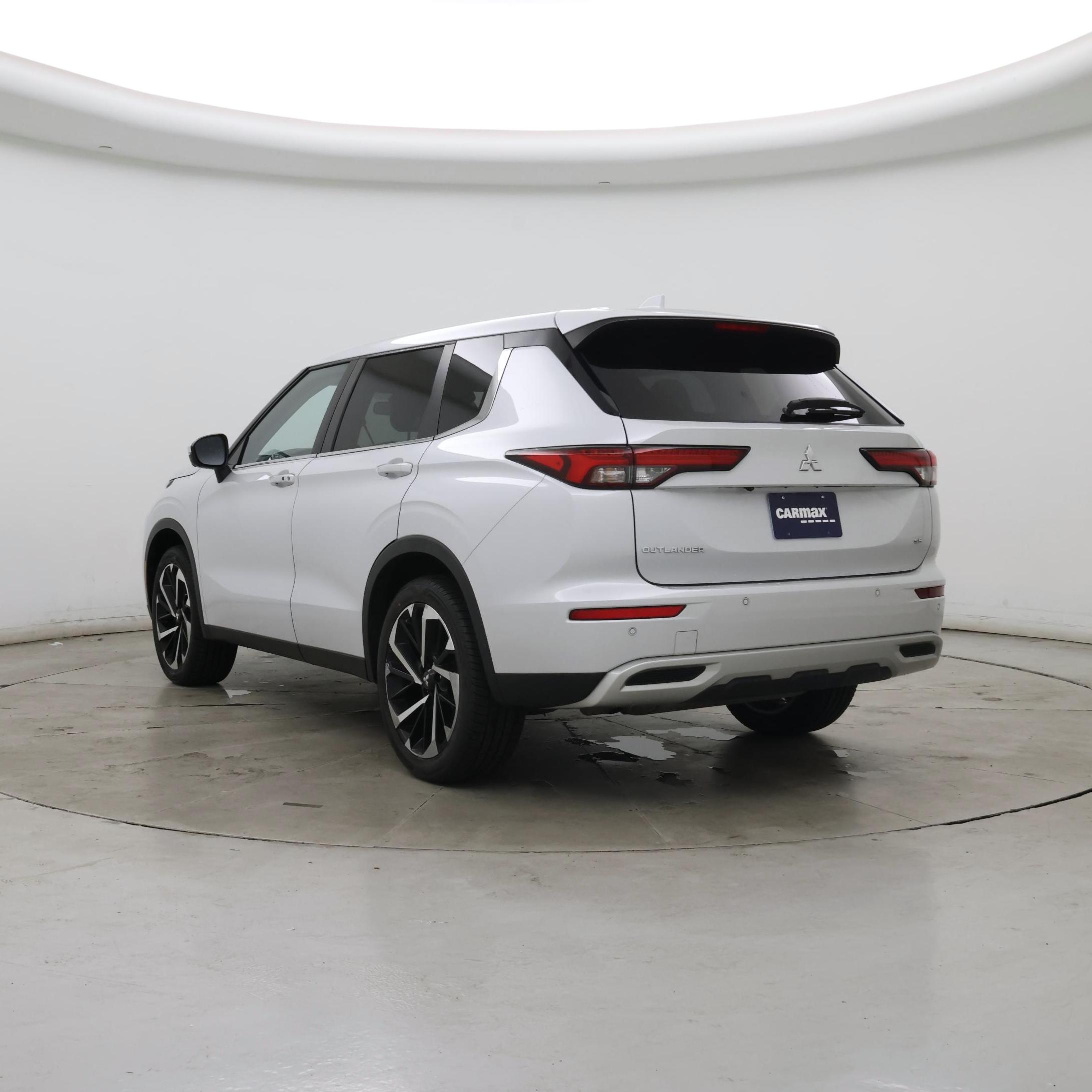 Thumbnail: 2022 Mitsubishi Outlander - 2