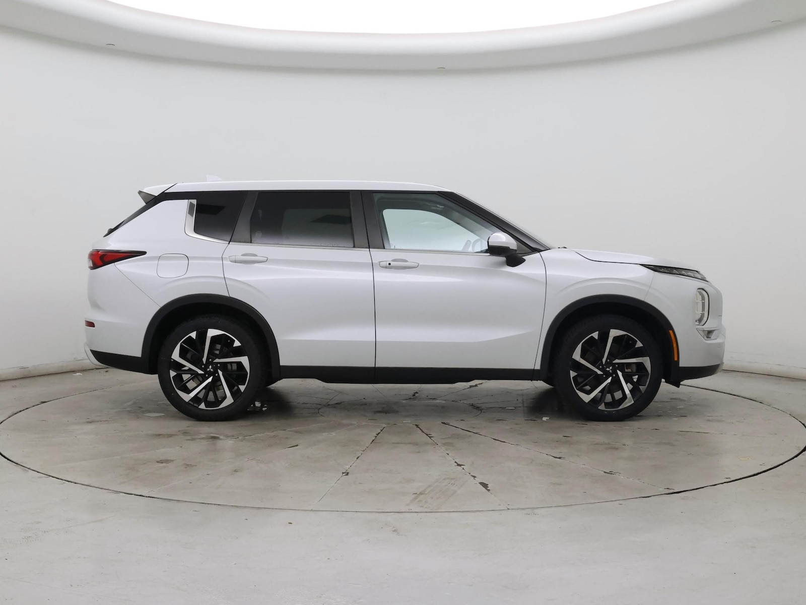 2022 Mitsubishi Outlander SE - Photo 8