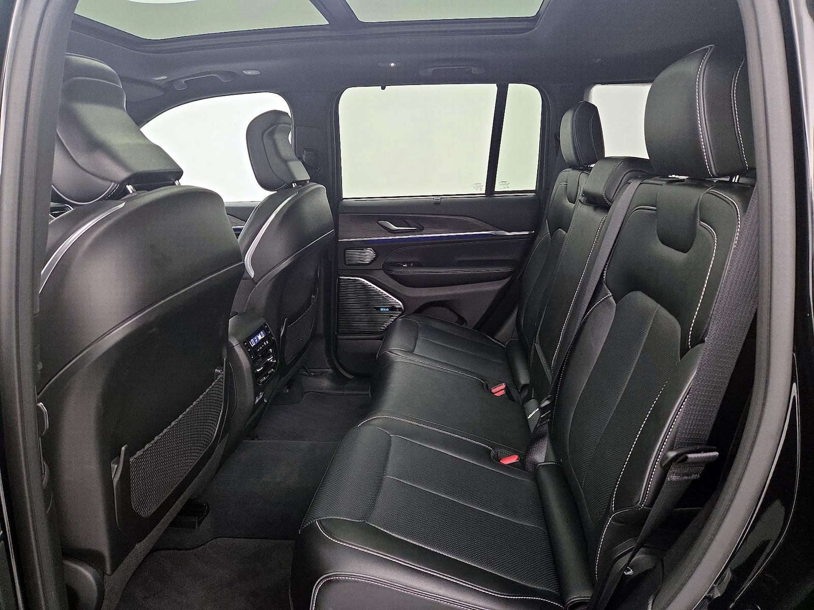2023 Jeep Grand Cherokee Overland 4xe - Photo 22