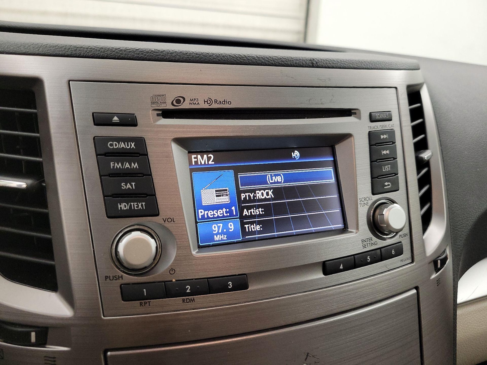2014 Subaru Outback 2.5i Premium - Photo 14