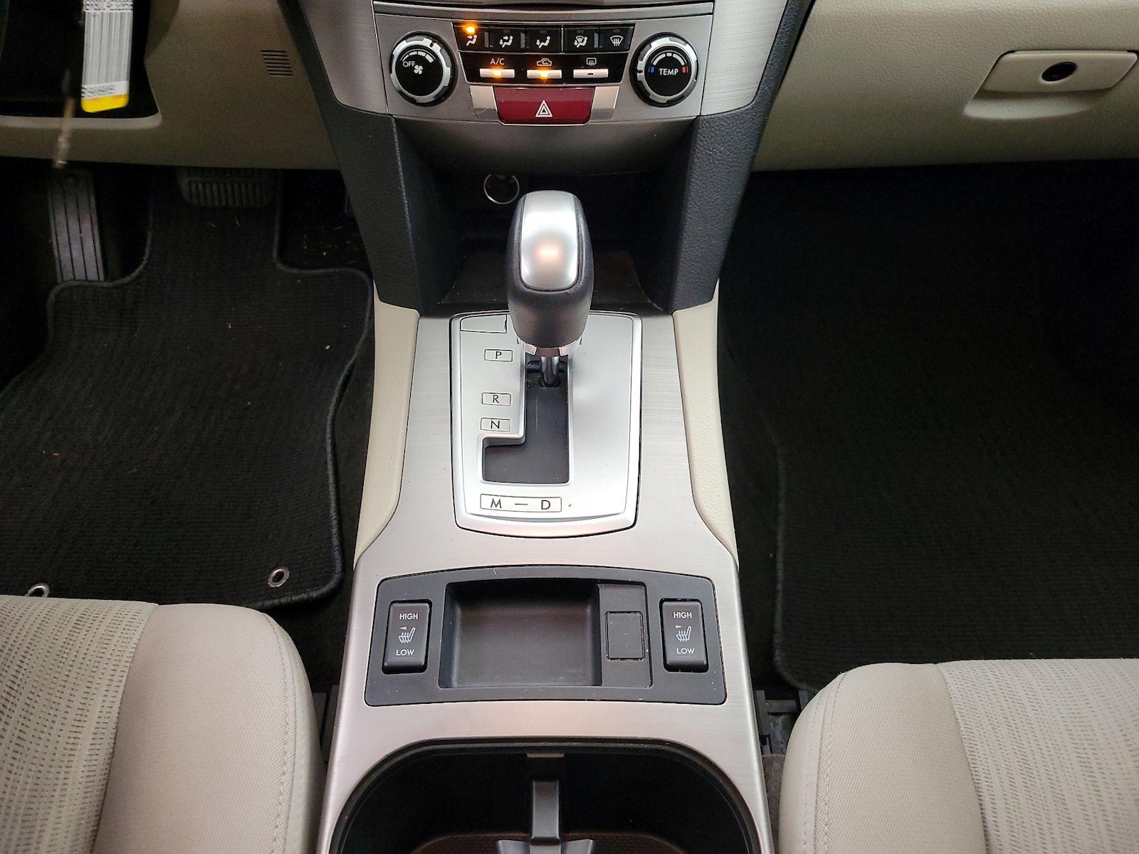2014 Subaru Outback 2.5i Premium - Photo 16
