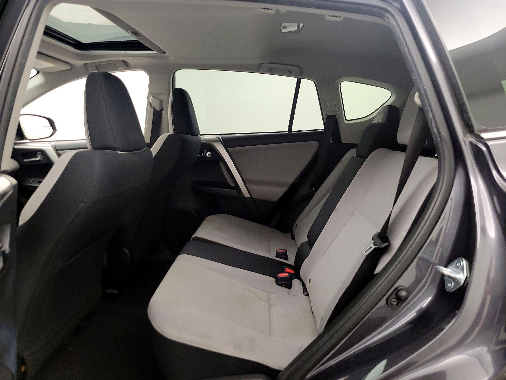 Thumbnail: 2017 Toyota RAV4 - 20