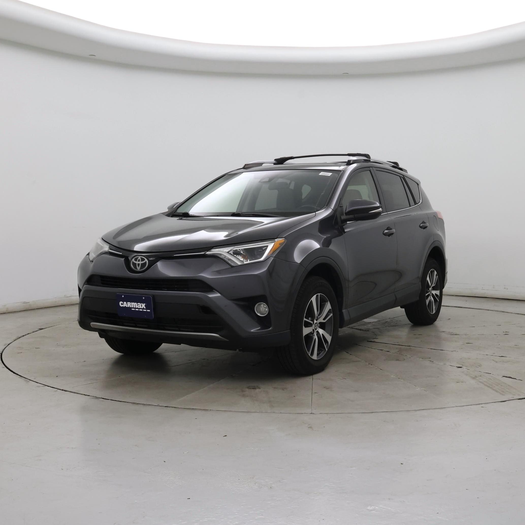 Thumbnail: 2017 Toyota RAV4 - 4