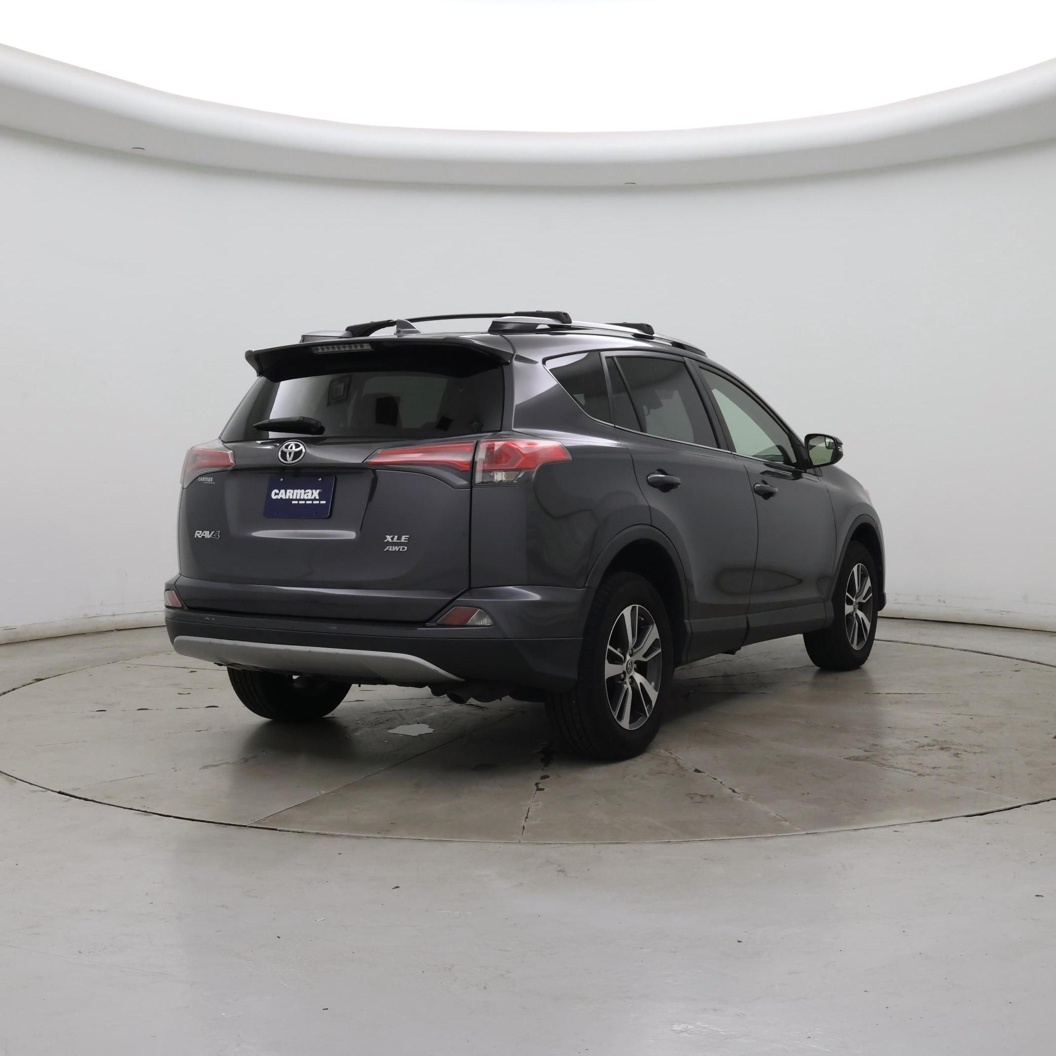 Thumbnail: 2017 Toyota RAV4 - 8