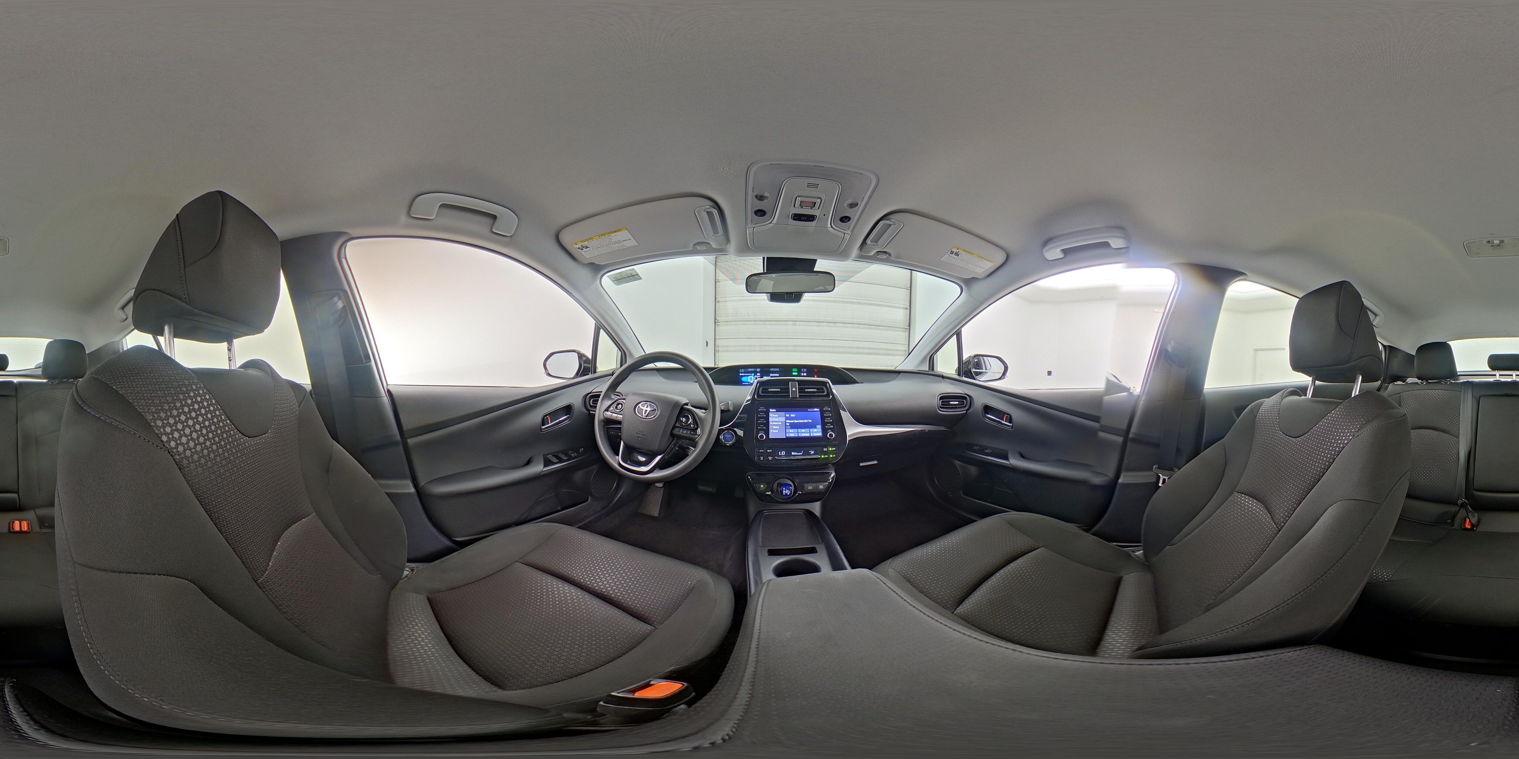 2020 Toyota Prius LE - Photo 24