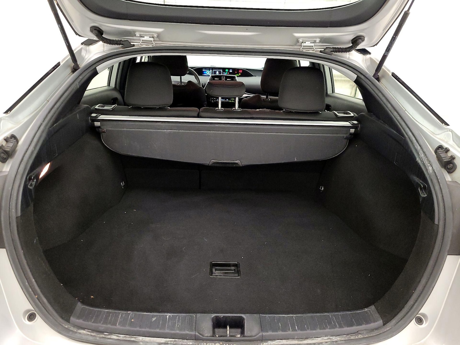 2020 Toyota Prius LE - Photo 21