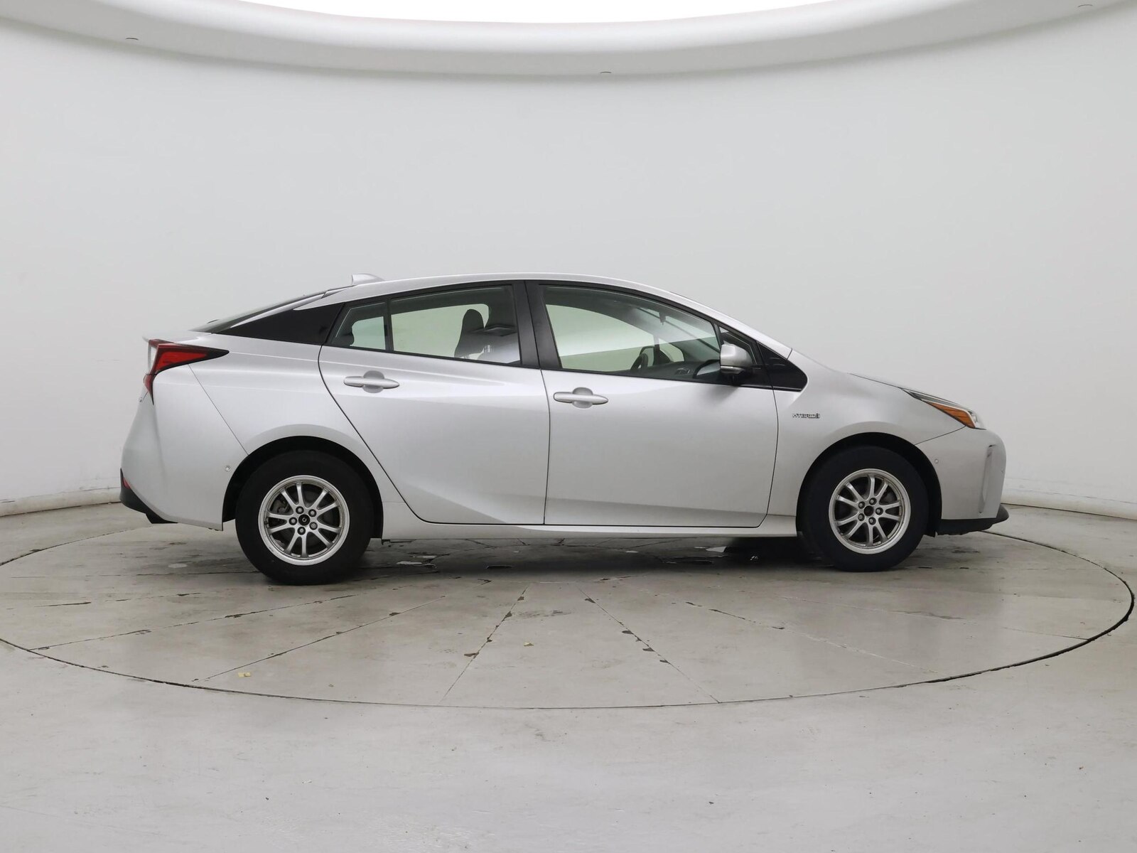 2020 Toyota Prius LE - Photo 8
