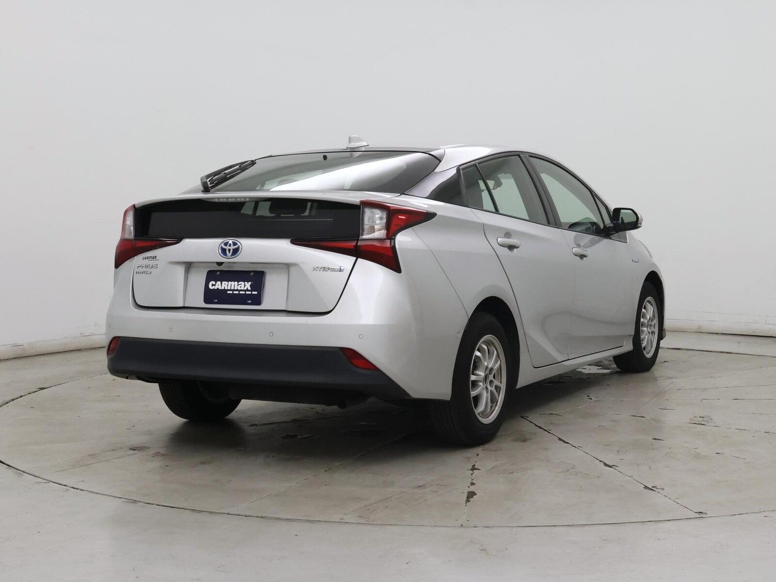 2020 Toyota Prius LE - Photo 9