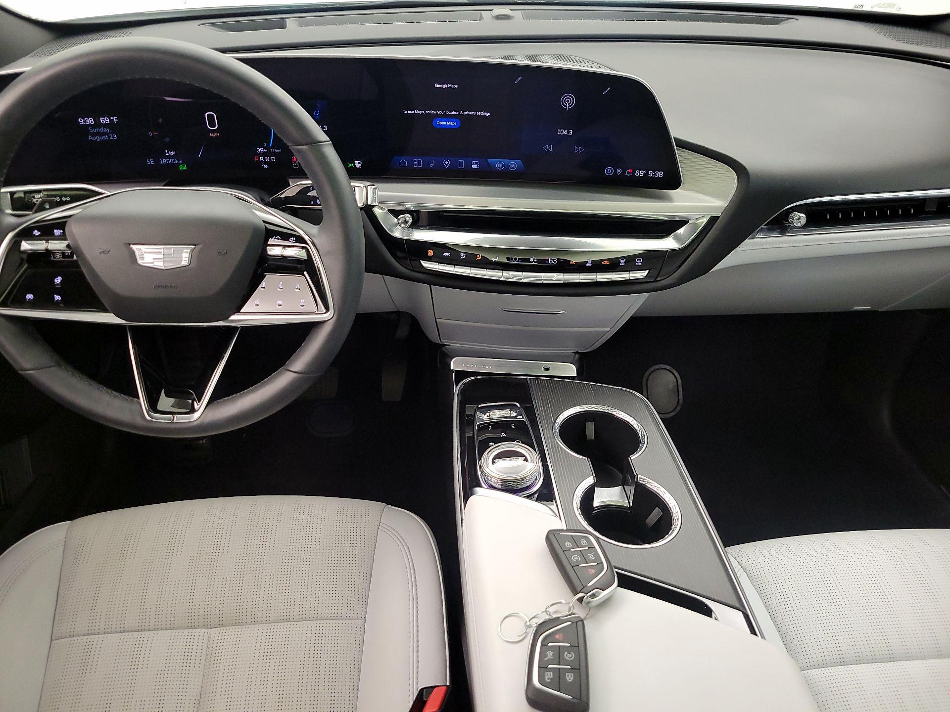Thumbnail: 2024 Cadillac Lyriq - 9