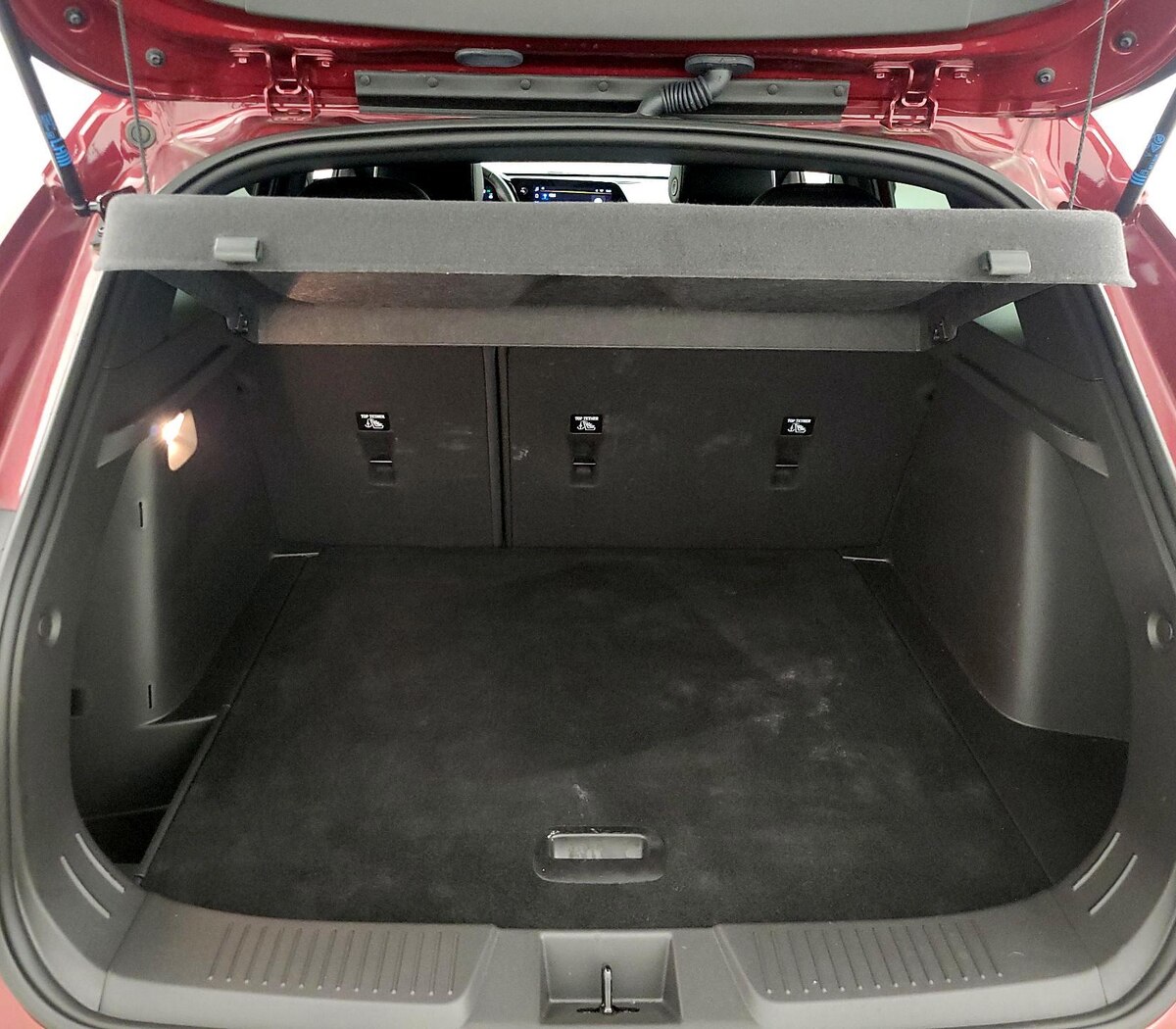 Trunk/Cargo (Seats Up)