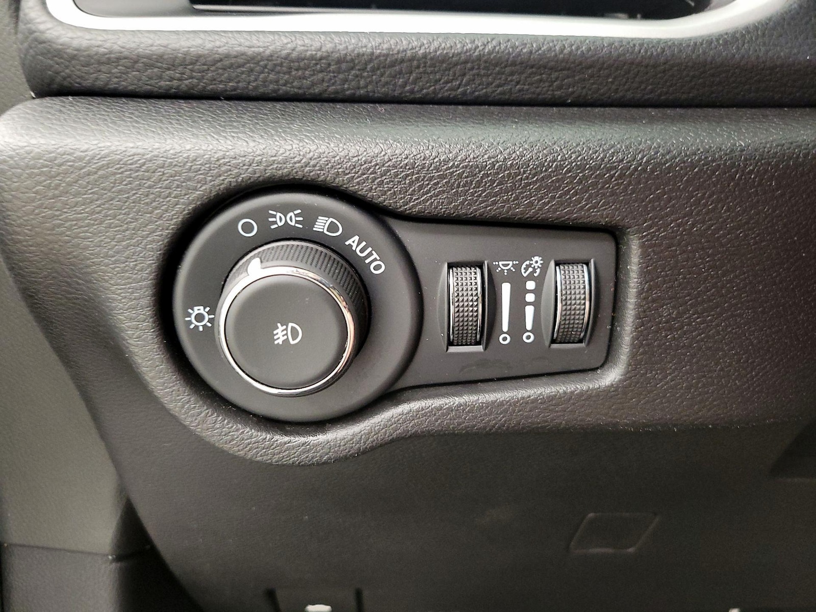 2024 Chrysler Pacifica Touring - Photo 14