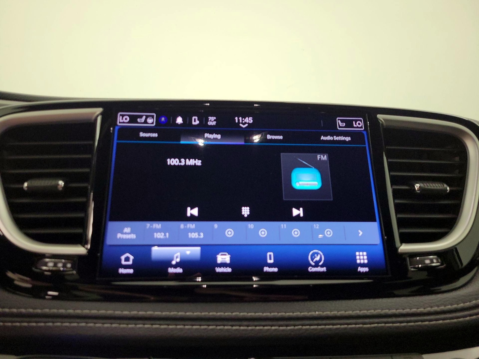 2024 Chrysler Pacifica Touring - Photo 16