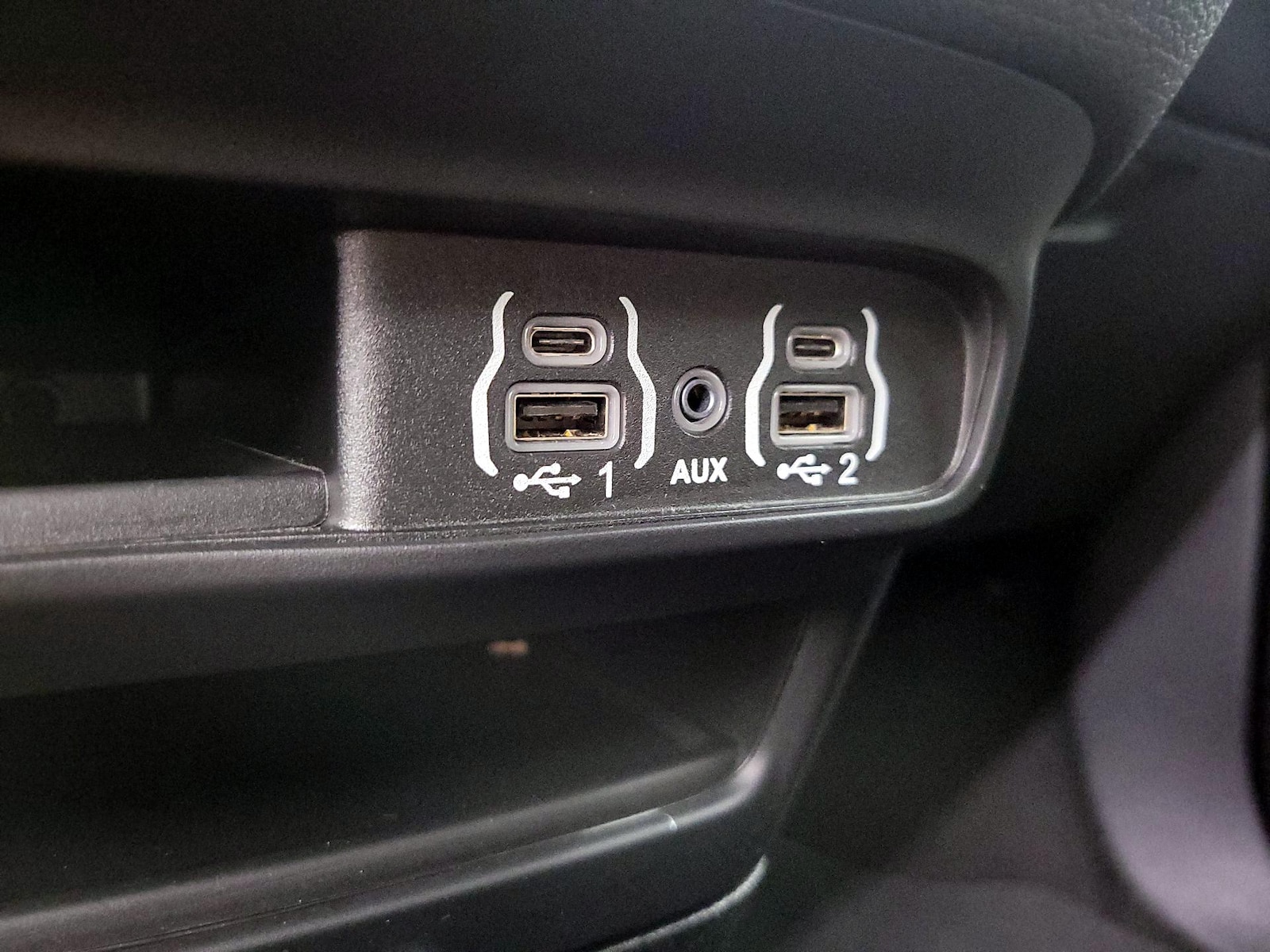 2024 Chrysler Pacifica Touring - Photo 19