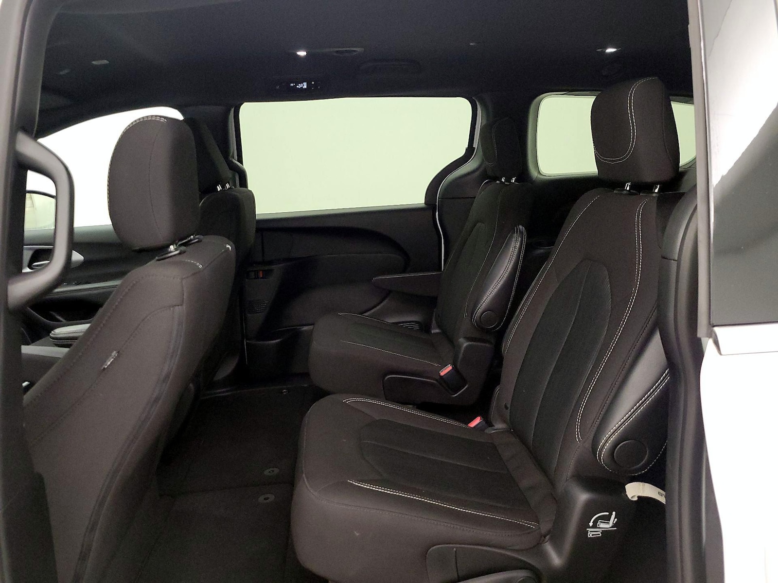 2024 Chrysler Pacifica Touring - Photo 20