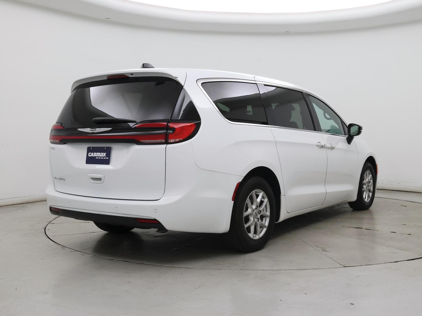 2024 Chrysler Pacifica Touring - Photo 9