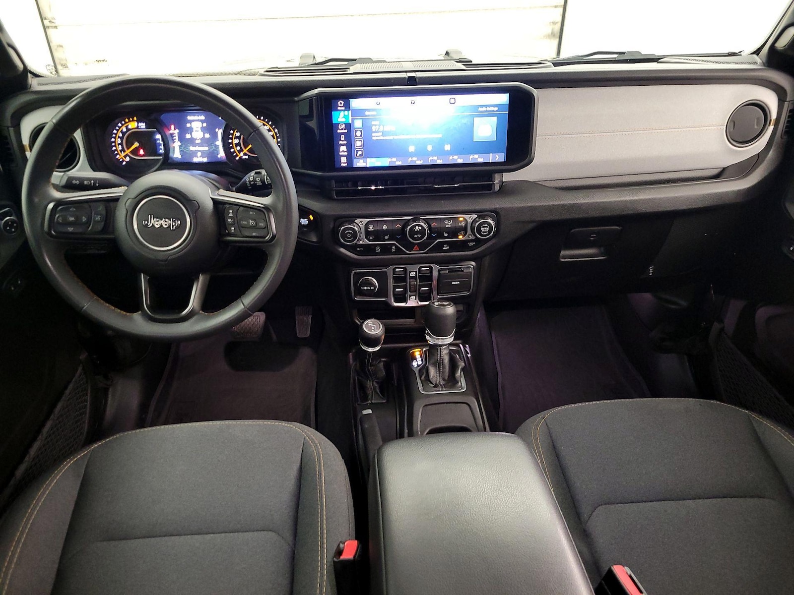 Apple CarPlay® & Android Auto™