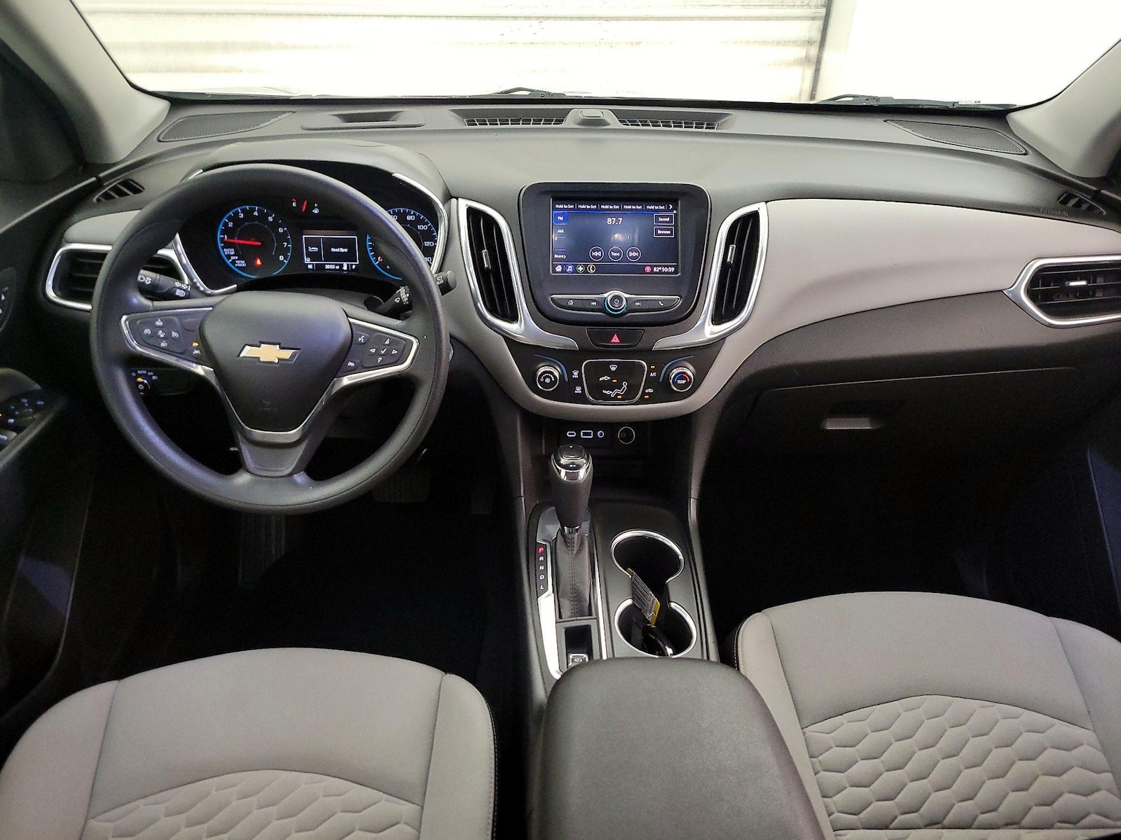 2020 Chevrolet Equinox LS - Photo 10