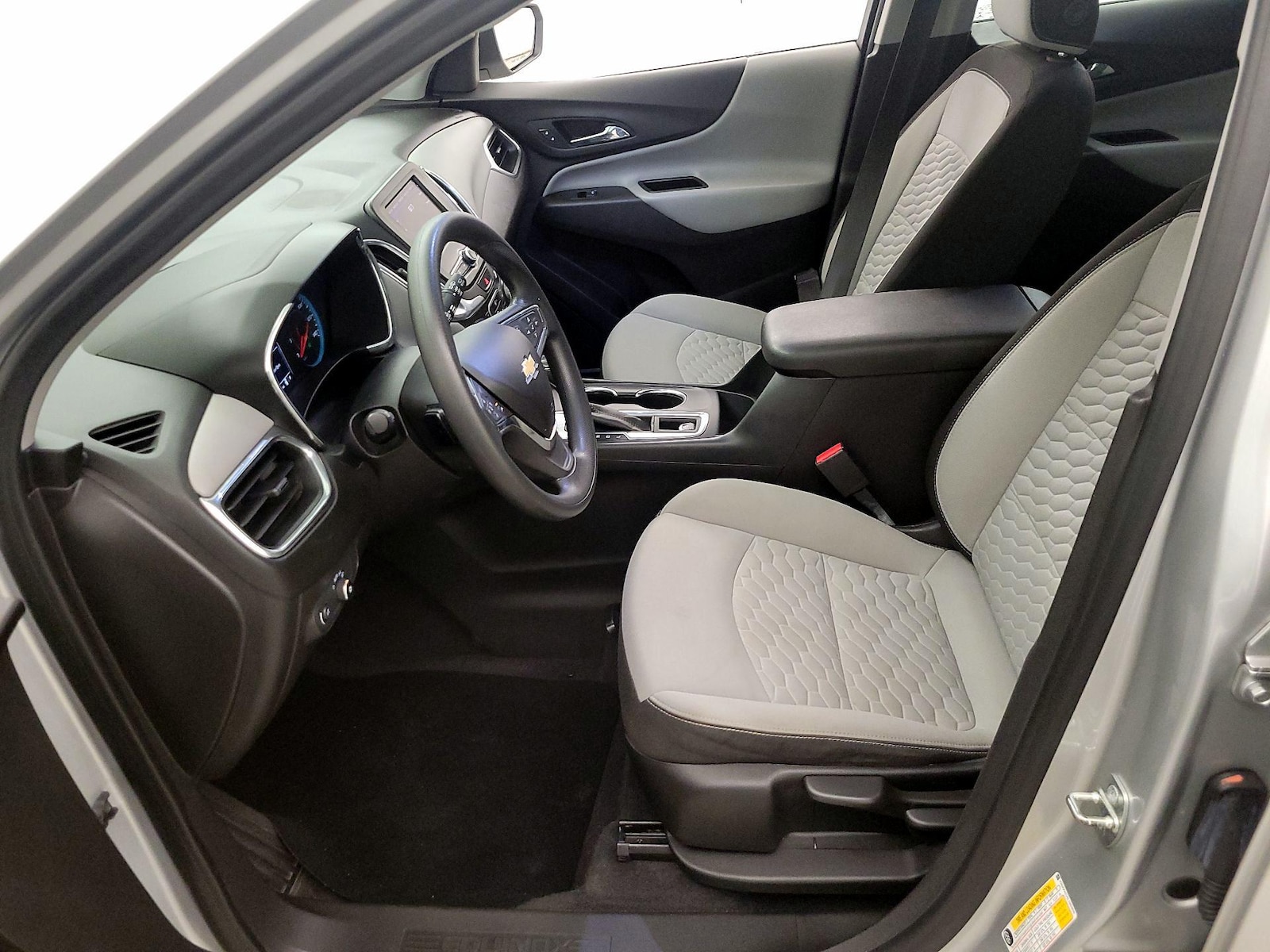 2020 Chevrolet Equinox LS - Photo 12