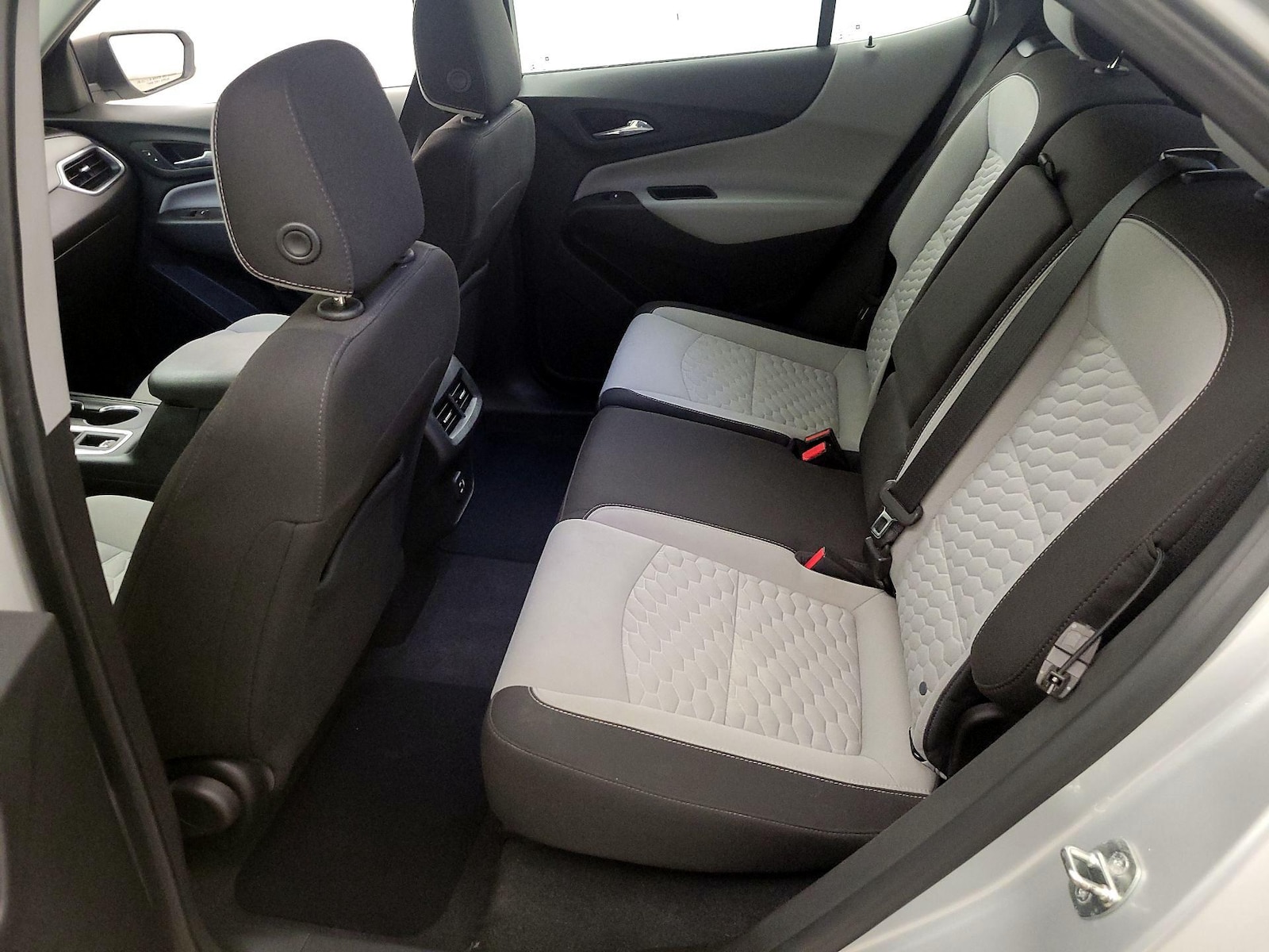 2020 Chevrolet Equinox LS - Photo 20