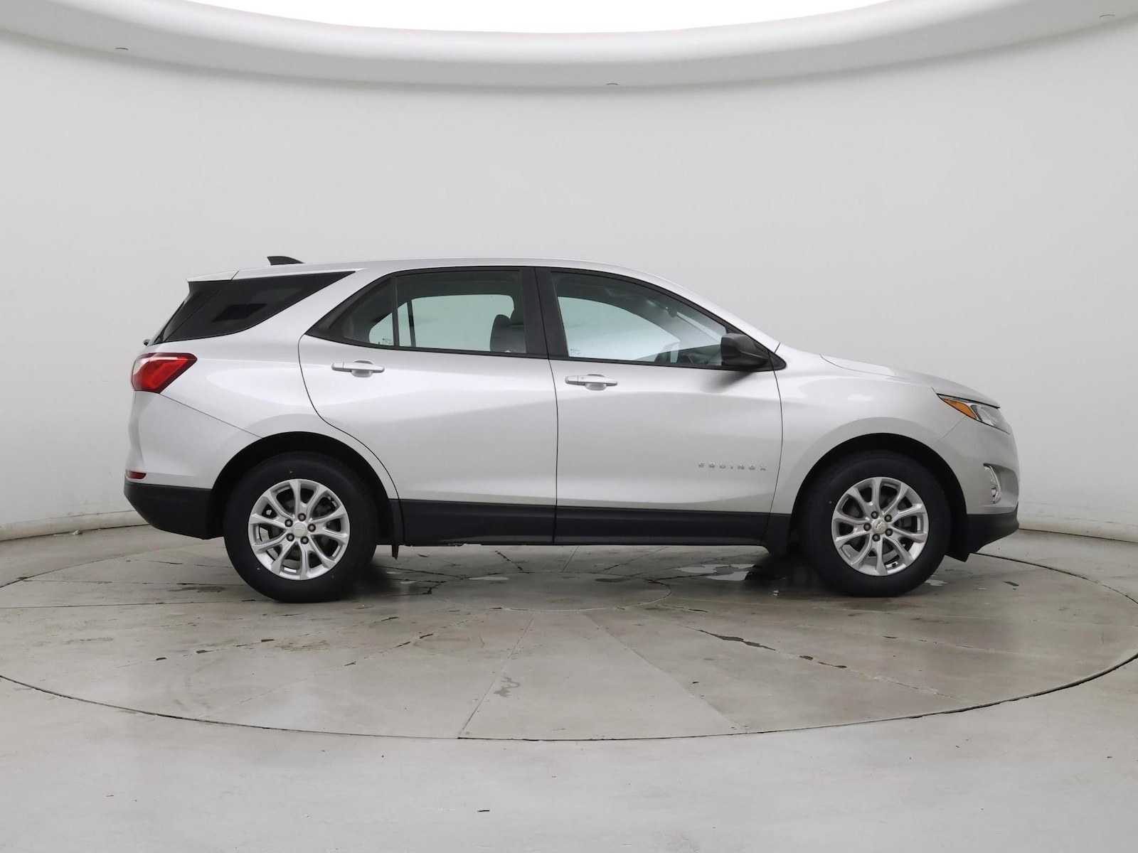 2020 Chevrolet Equinox LS - Photo 8