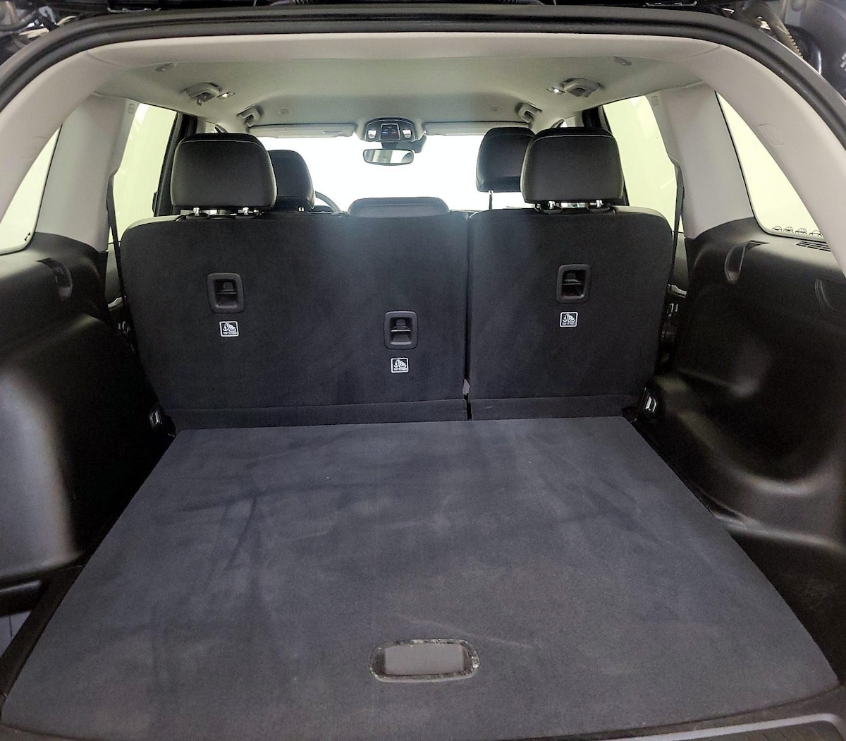 Trunk/Cargo (Seats Up)