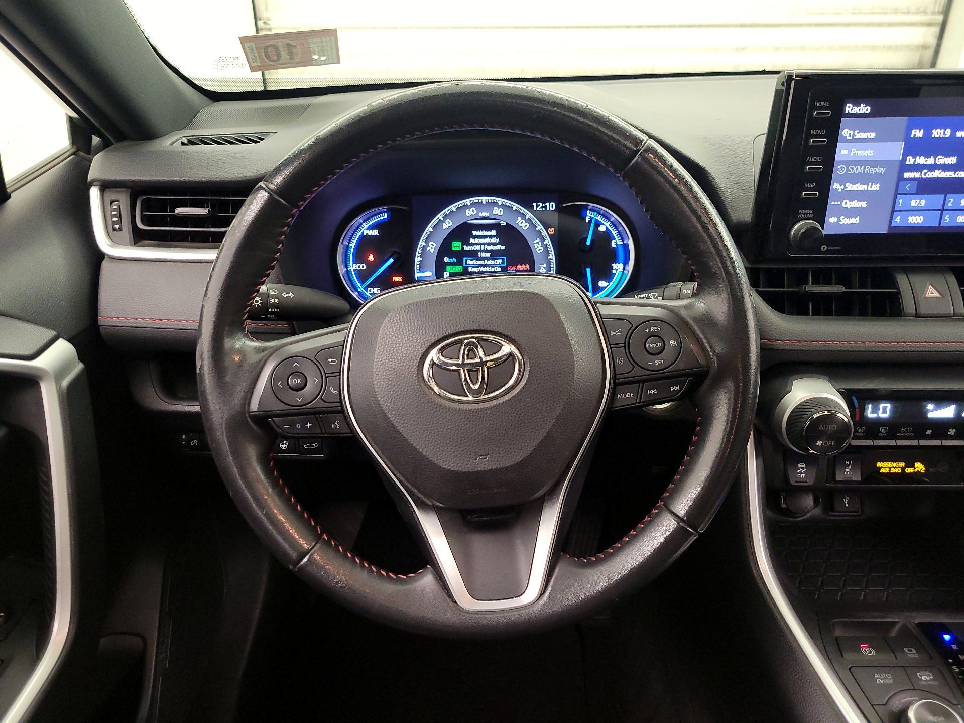 Thumbnail: 2021 Toyota RAV4 - 10