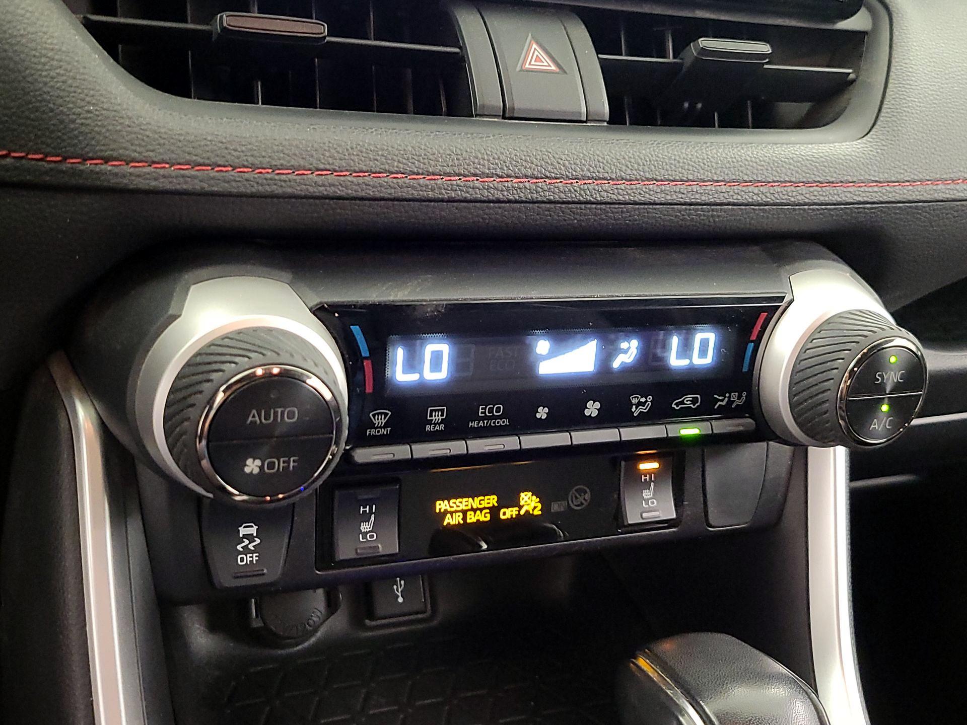 Thumbnail: 2021 Toyota RAV4 - 16