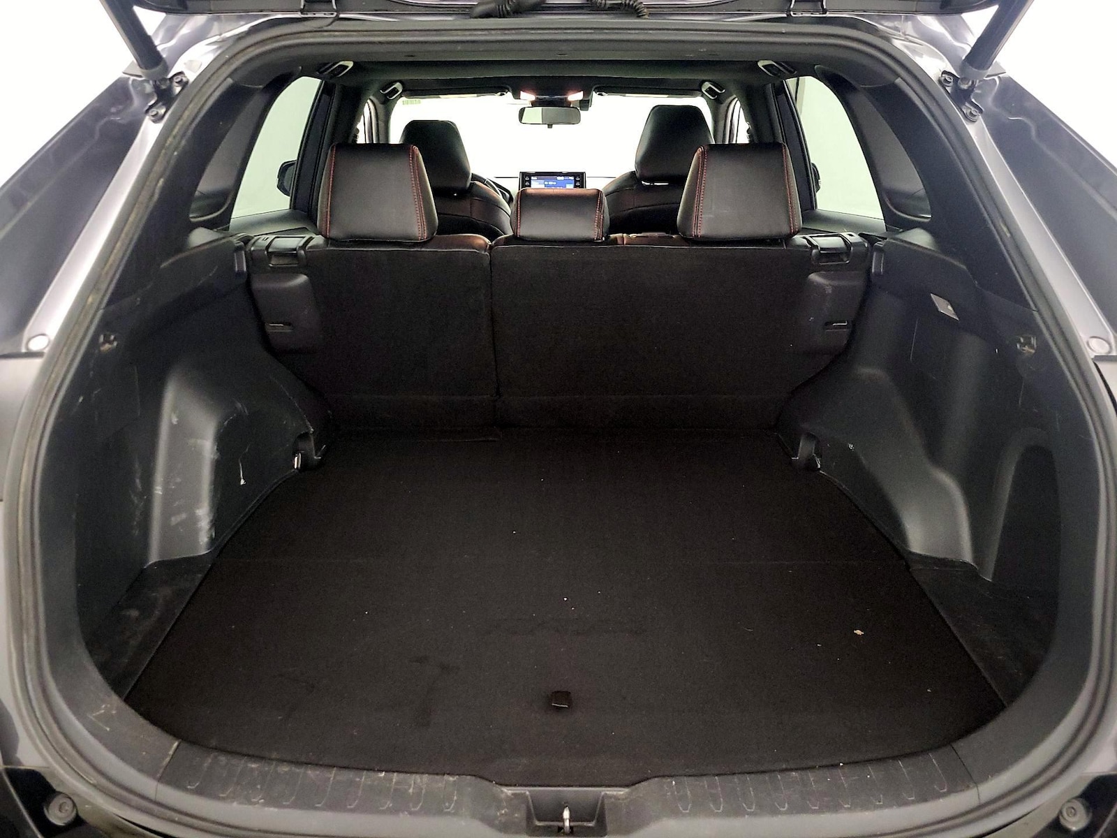 2021 Toyota RAV4 SE - Photo 22