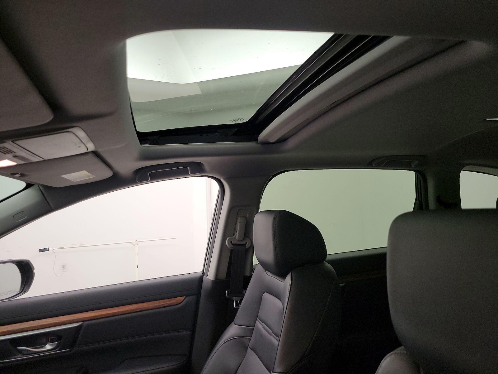 Sunroof(s) & Overhead Airbags