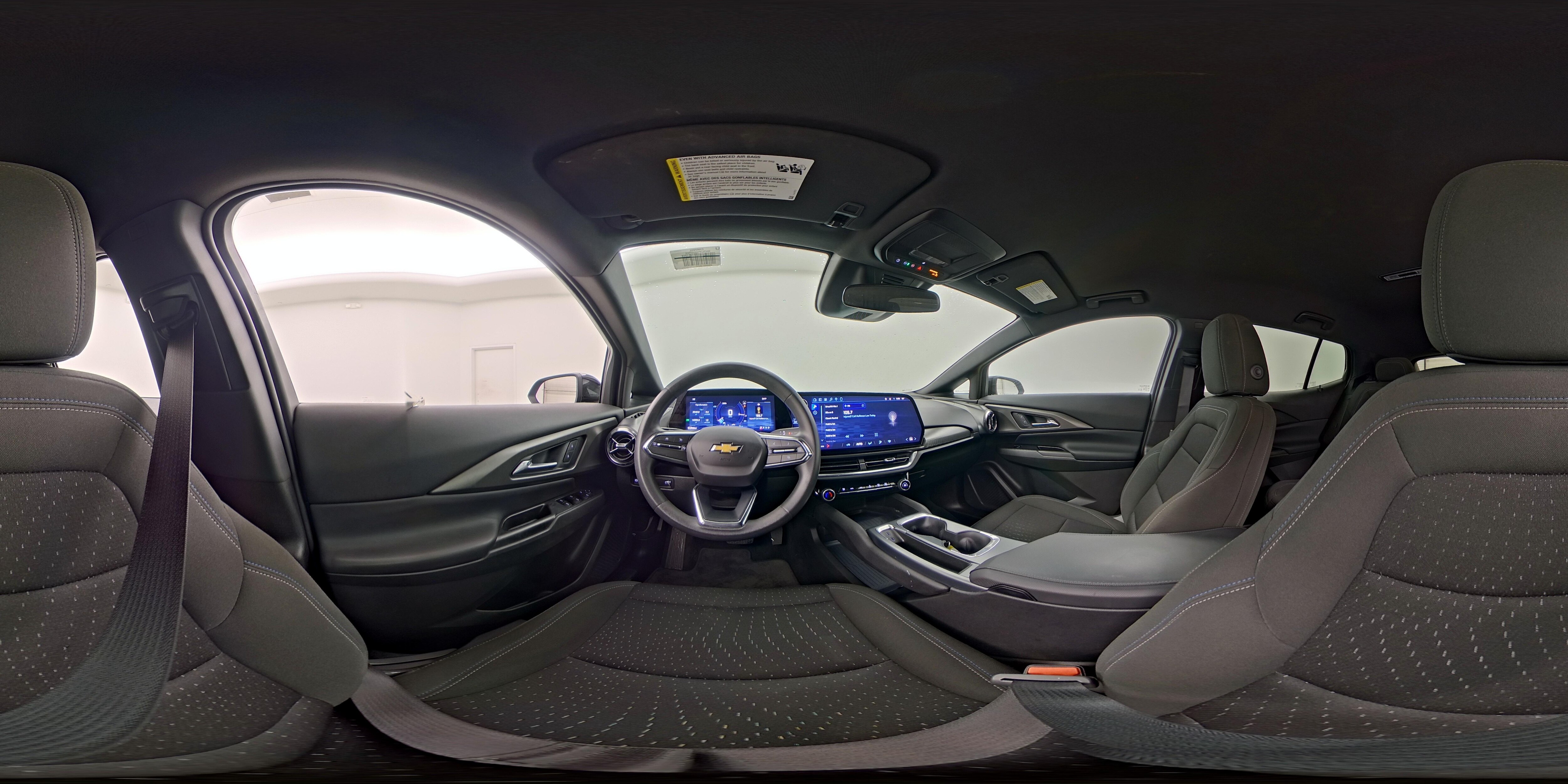 2025 Chevrolet Equinox EV LT - Photo 27