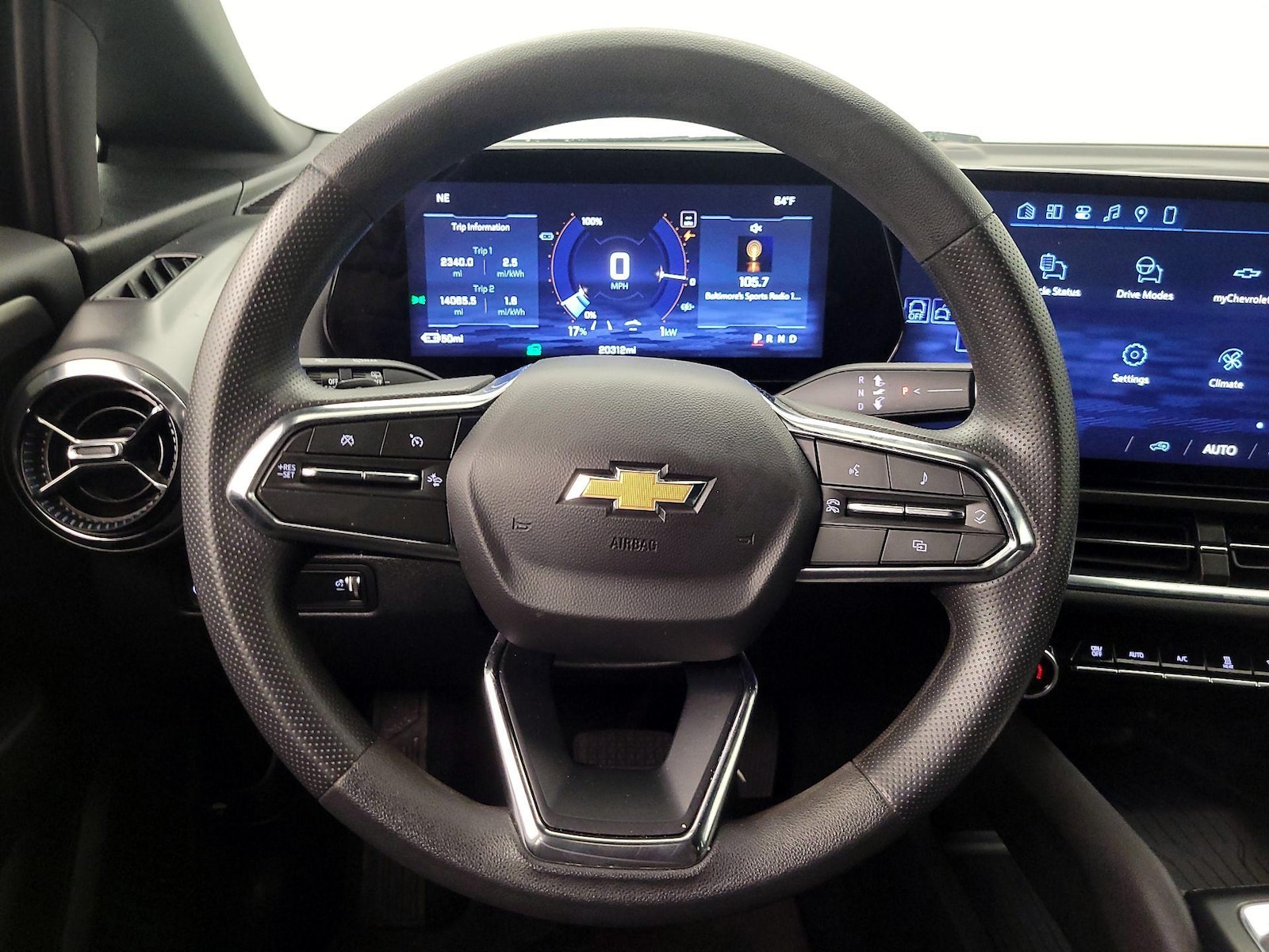 2025 Chevrolet Equinox EV LT - Photo 11