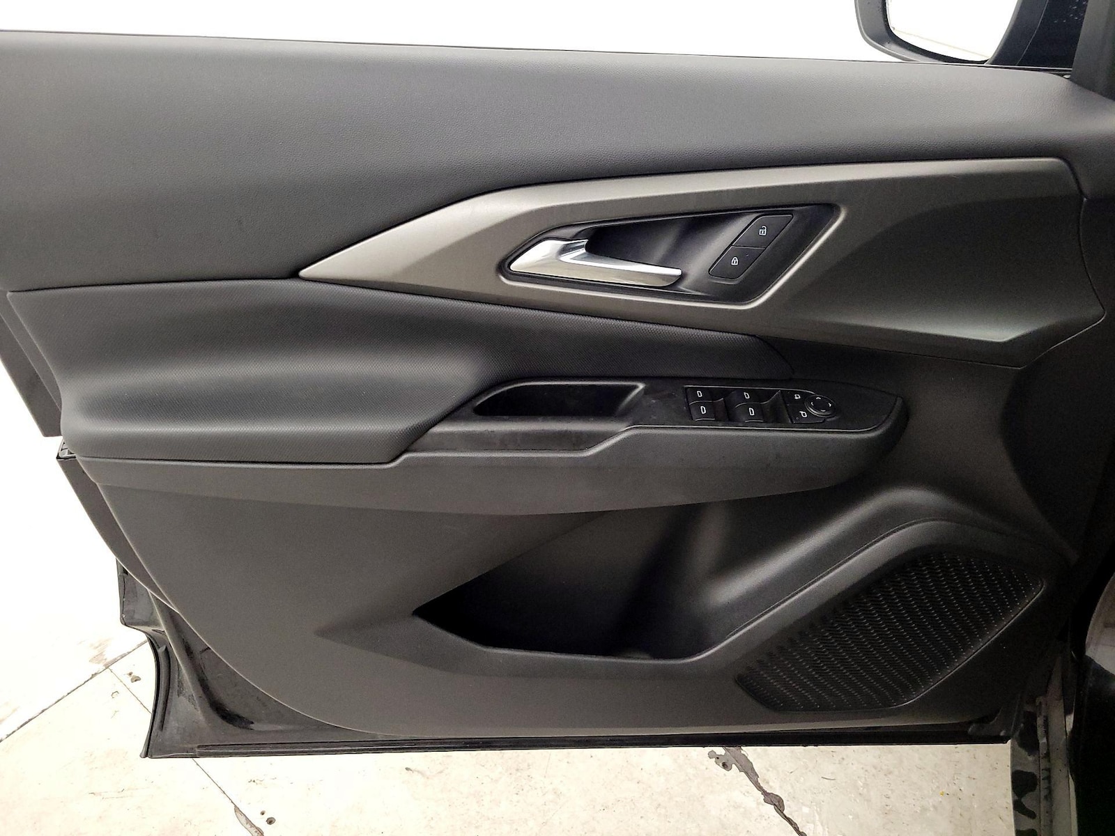 2025 Chevrolet Equinox EV LT - Photo 13