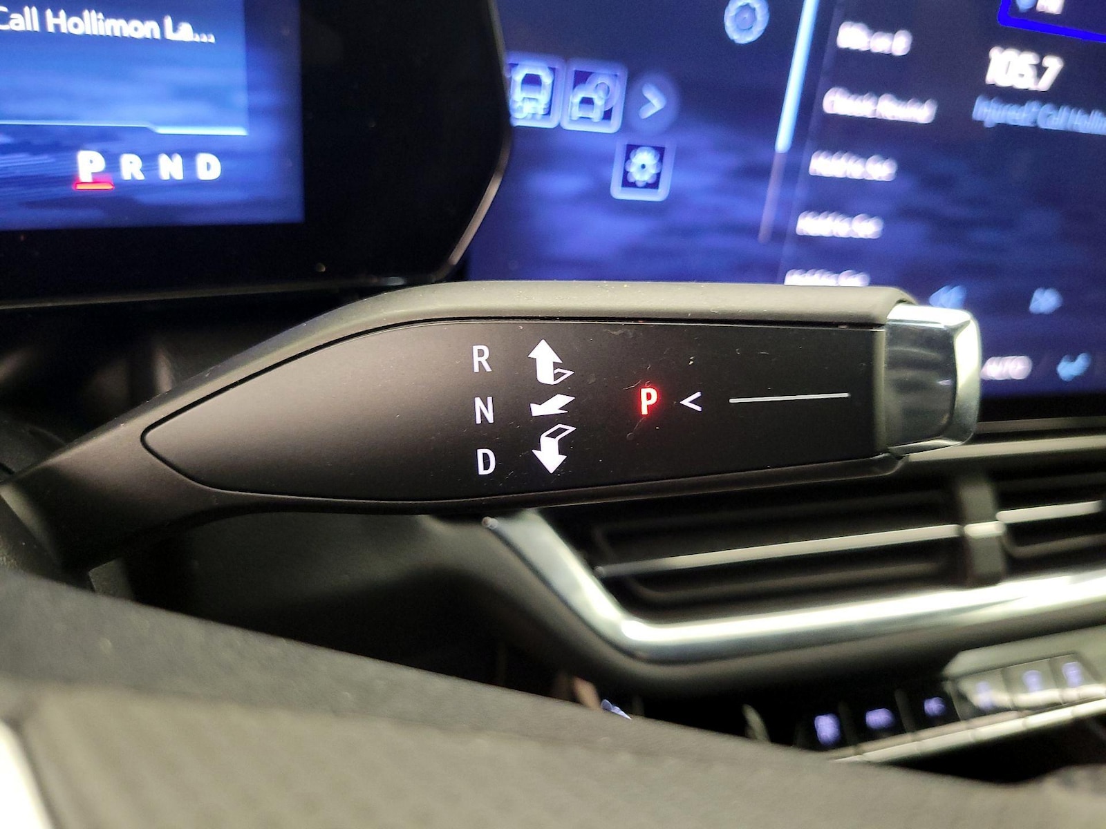 2025 Chevrolet Equinox EV LT - Photo 18
