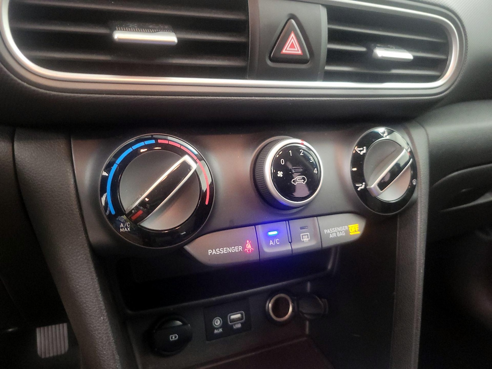 2020 Hyundai Kona SE - Photo 17