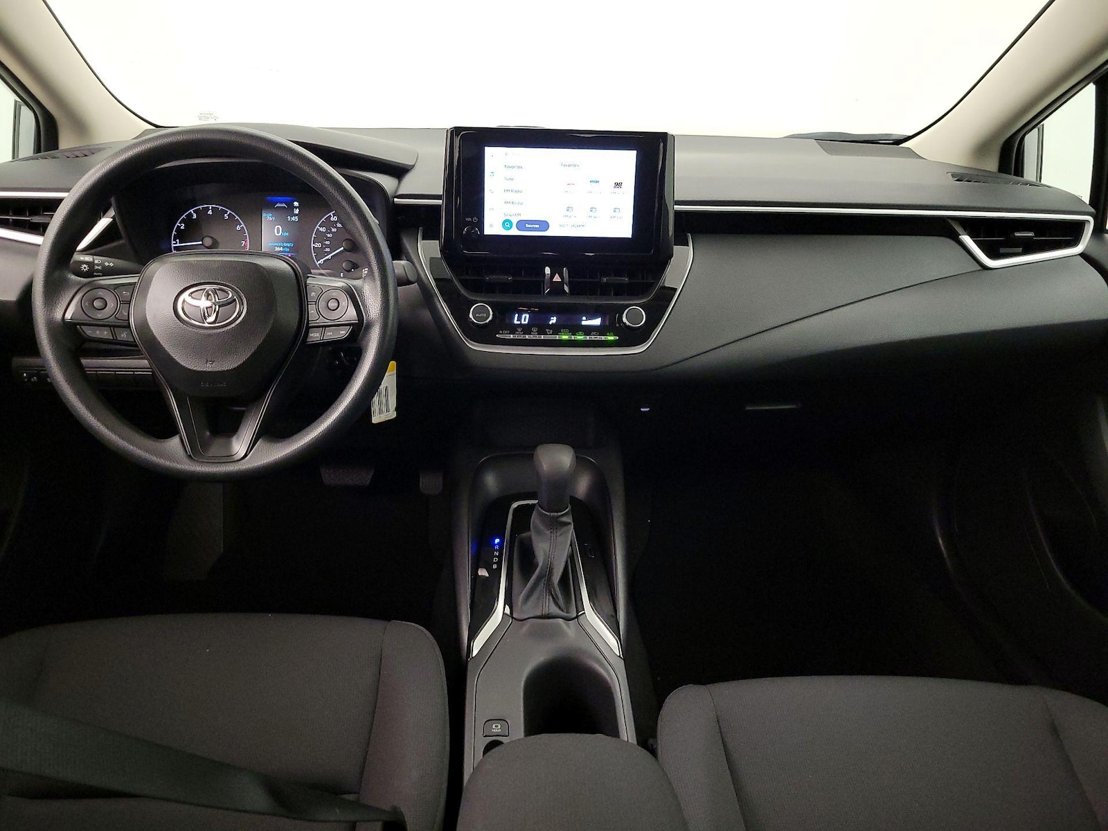 2025 Toyota Corolla LE - Photo 10