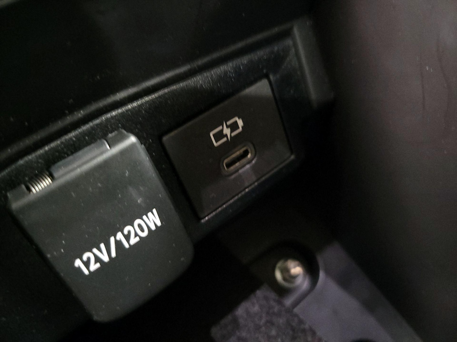 2025 Toyota Corolla LE - Photo 19