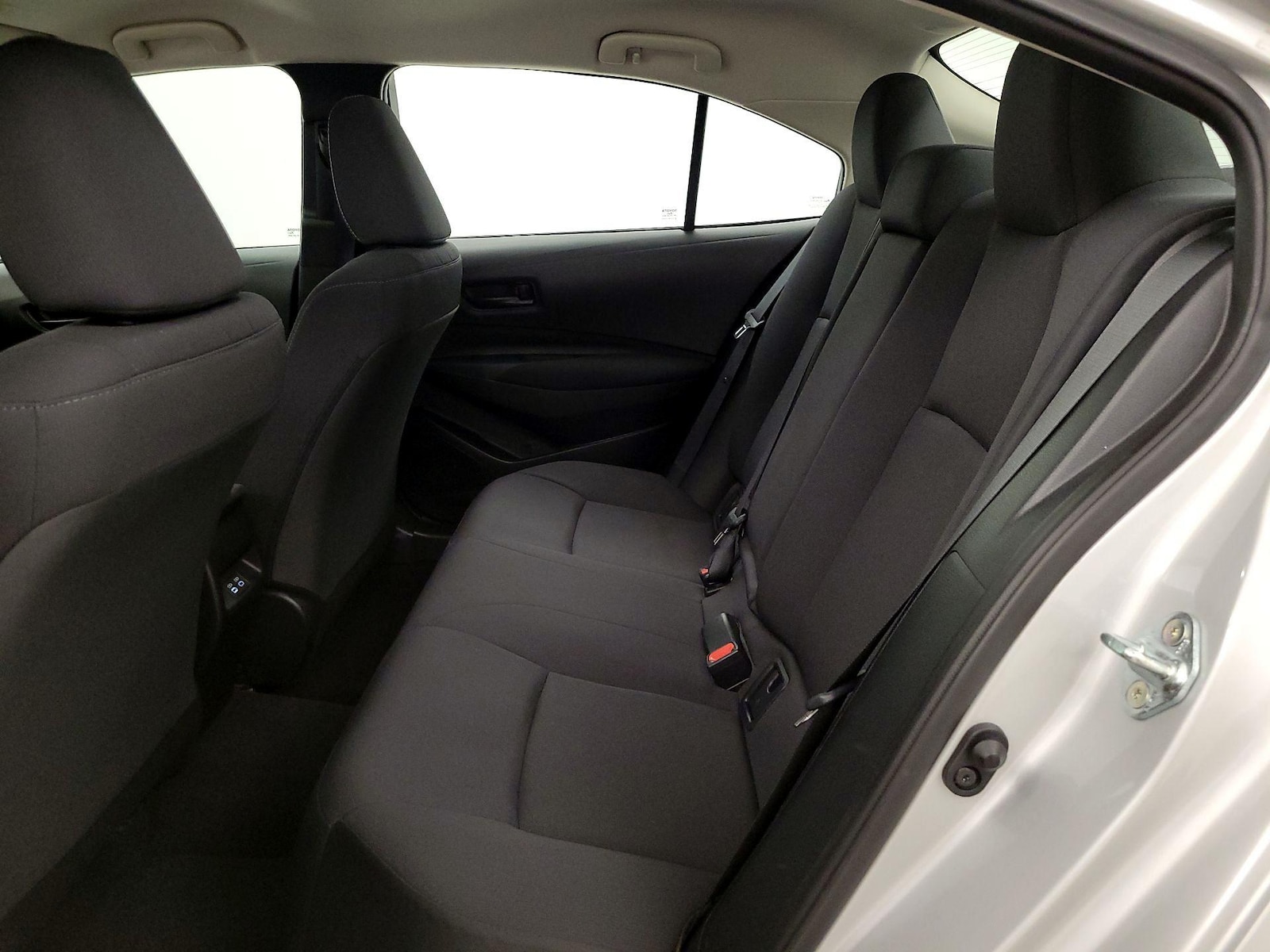 2025 Toyota Corolla LE - Photo 20