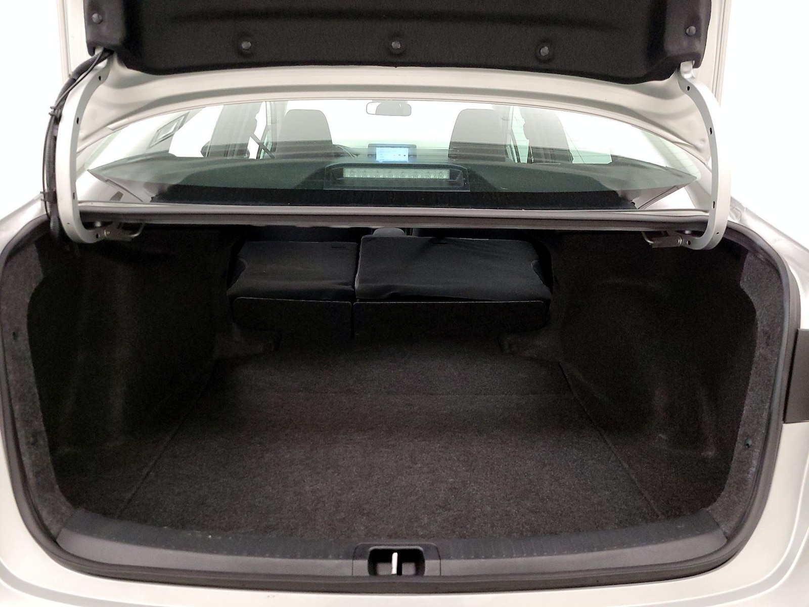 2025 Toyota Corolla LE - Photo 22