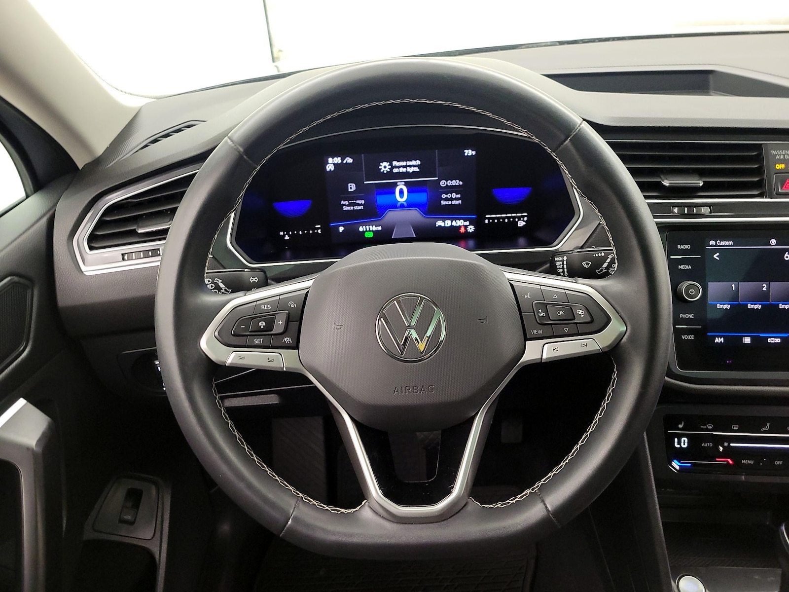 2022 Volkswagen Tiguan SE - Photo 11