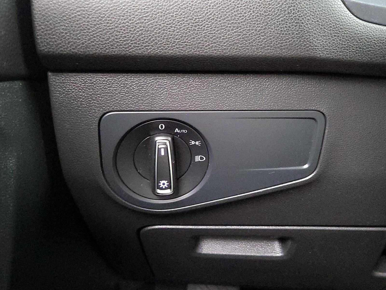 2022 Volkswagen Tiguan SE - Photo 14