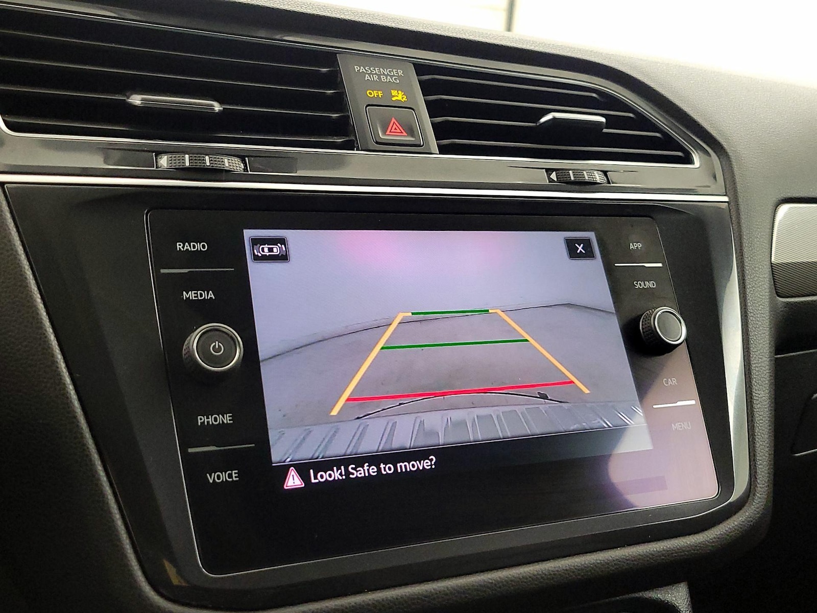 2022 Volkswagen Tiguan SE - Photo 15