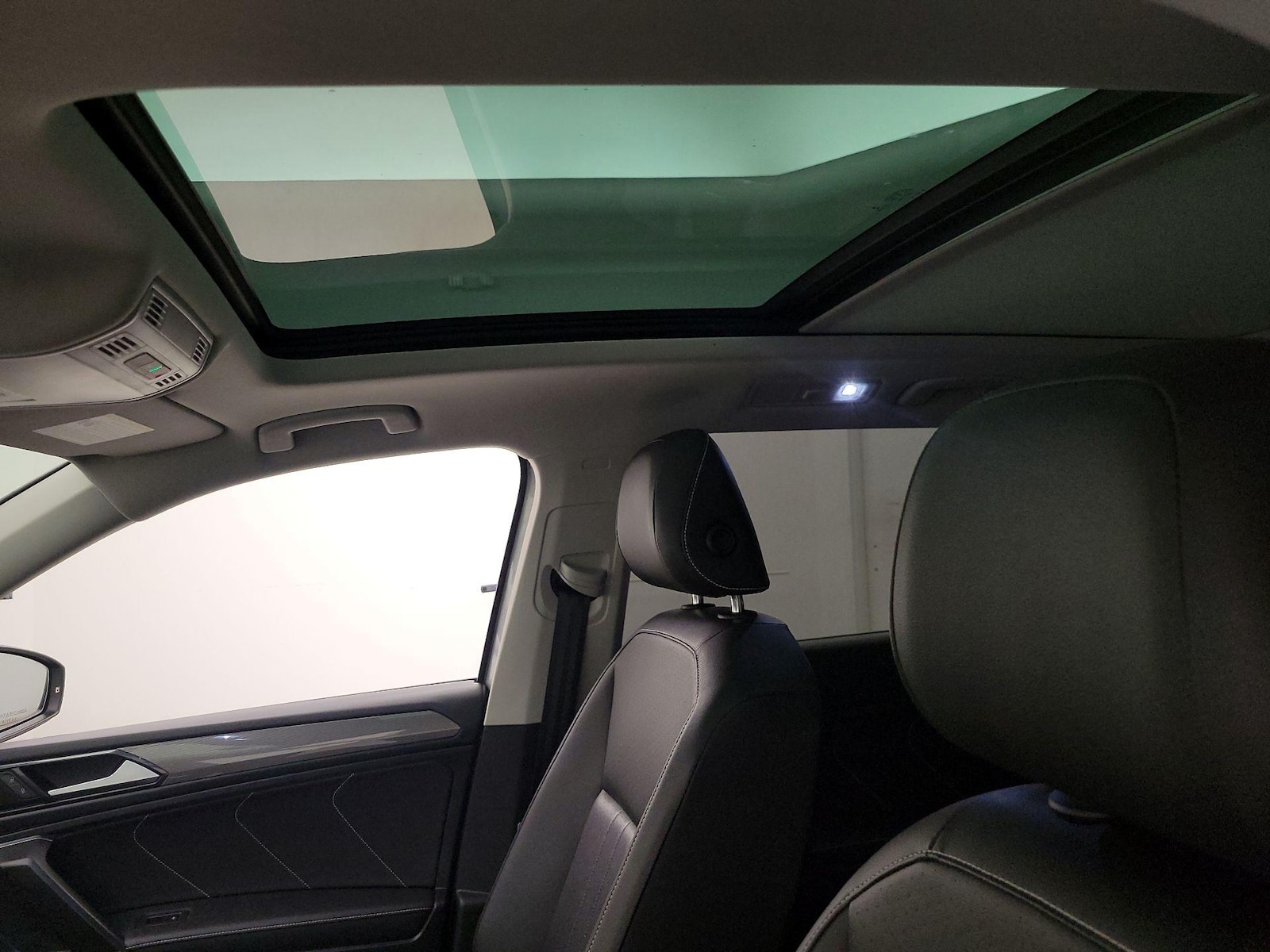 2022 Volkswagen Tiguan SE - Photo 20
