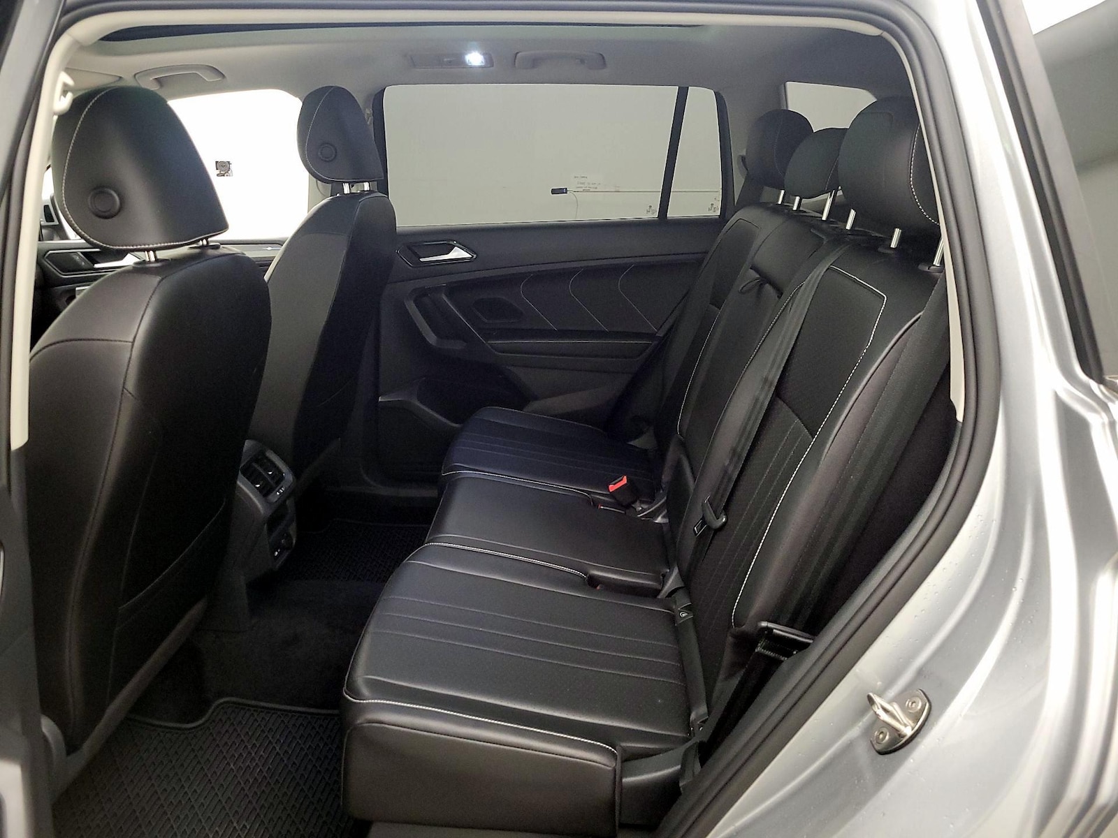 2022 Volkswagen Tiguan SE - Photo 21