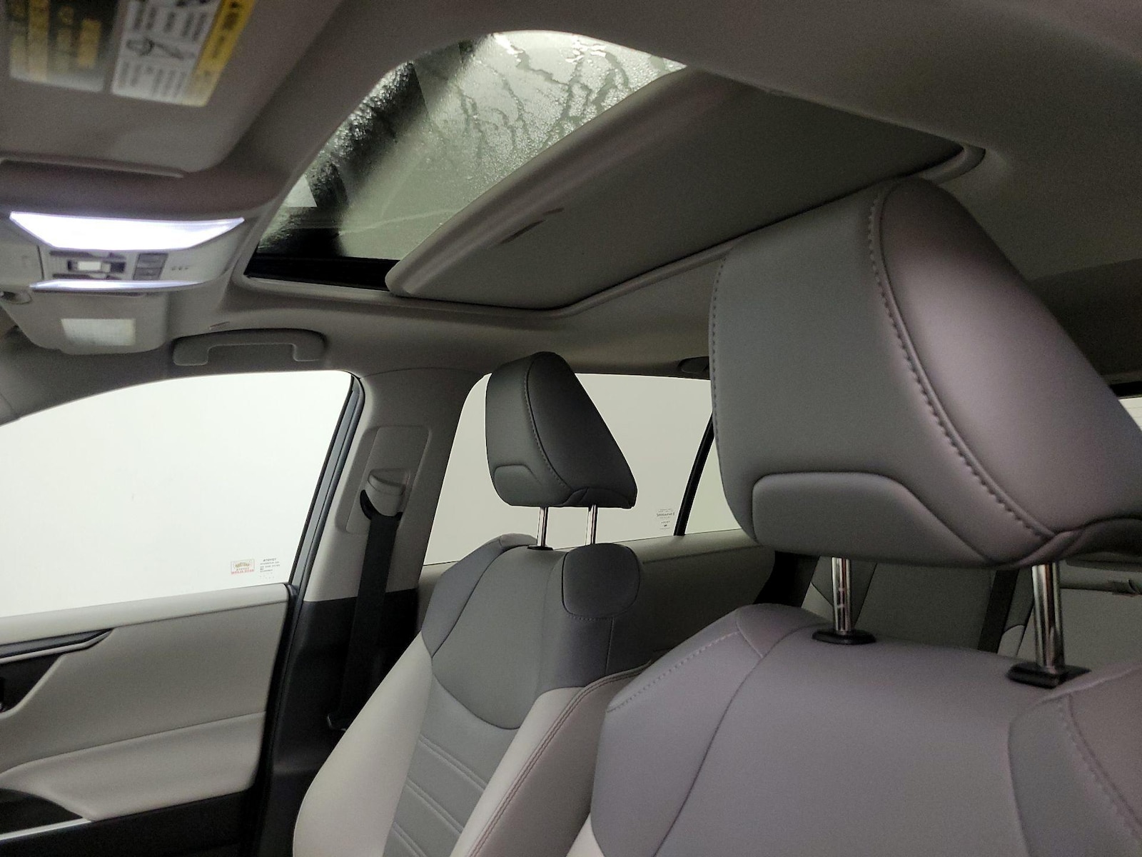 Sunroof(s) & Overhead Airbags
