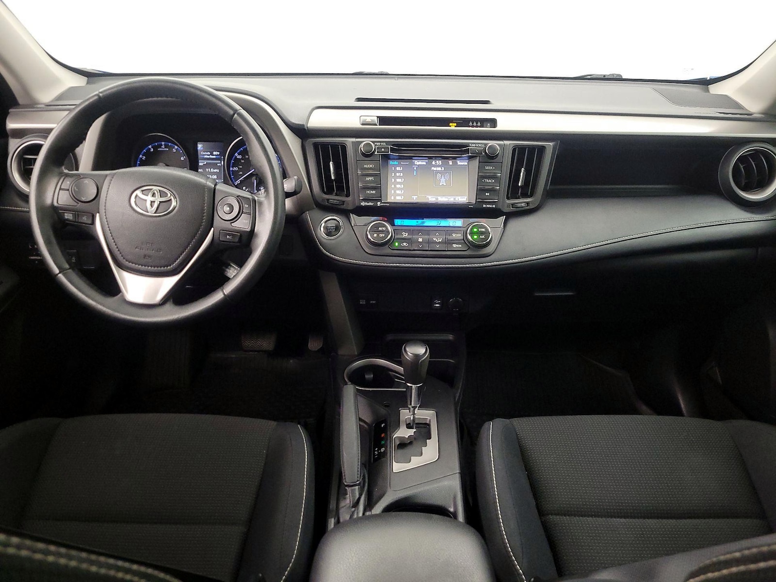 2018 Toyota RAV4 XLE - Photo 10