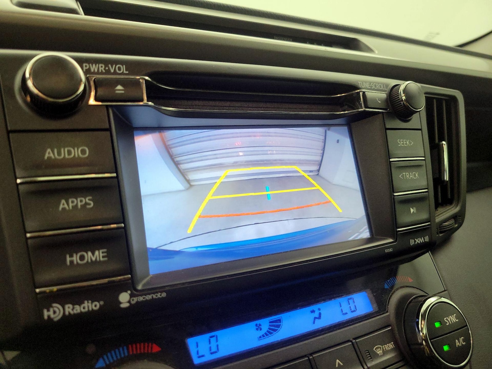 2018 Toyota RAV4 XLE - Photo 15