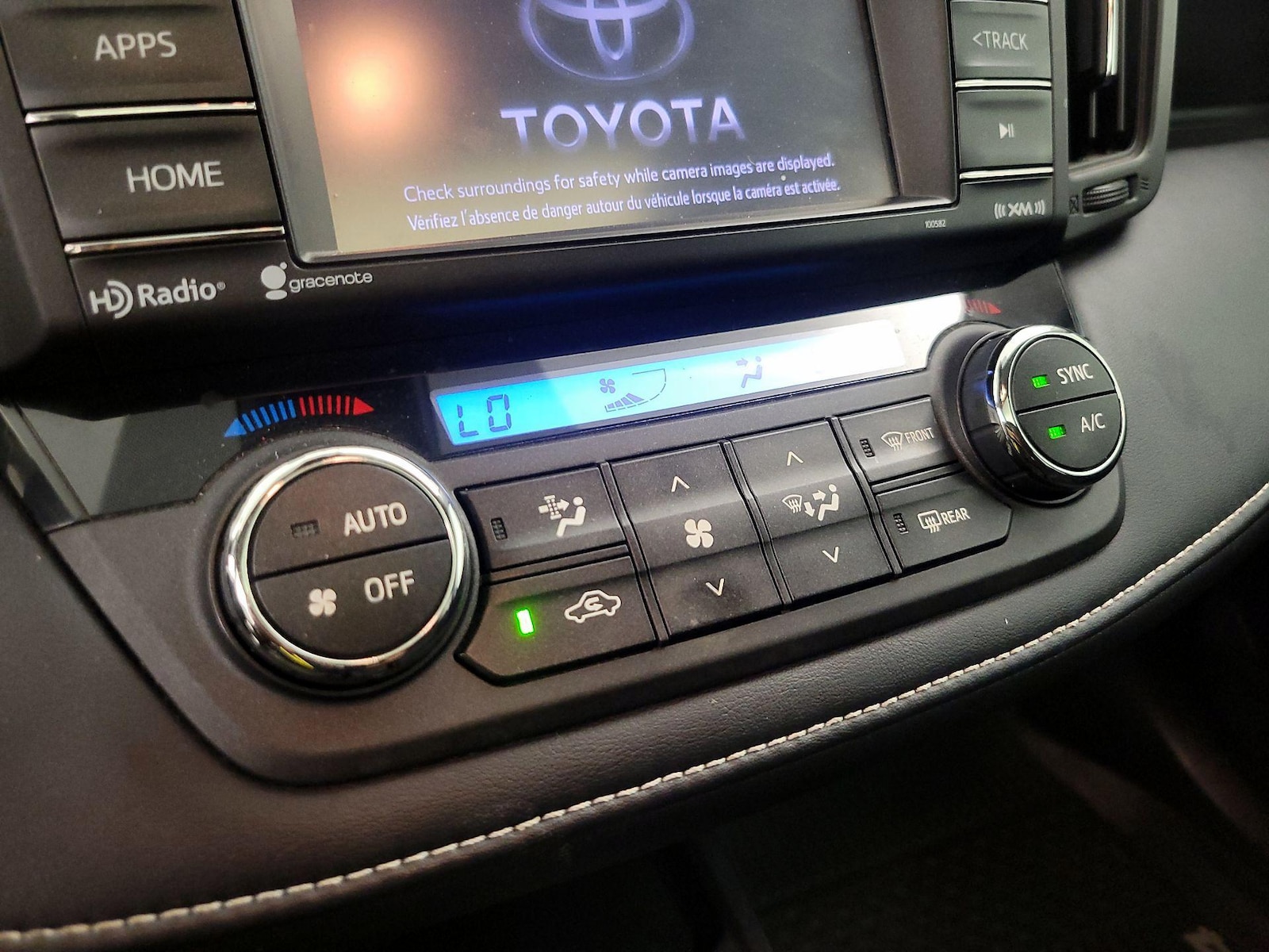 2018 Toyota RAV4 XLE - Photo 17