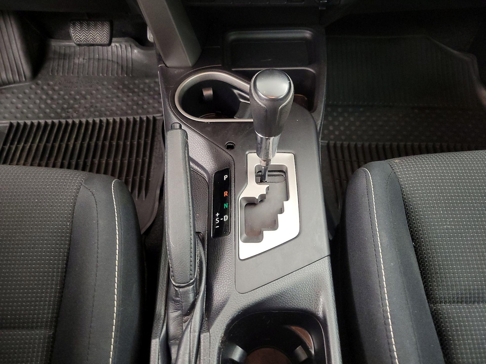 2018 Toyota RAV4 XLE - Photo 18